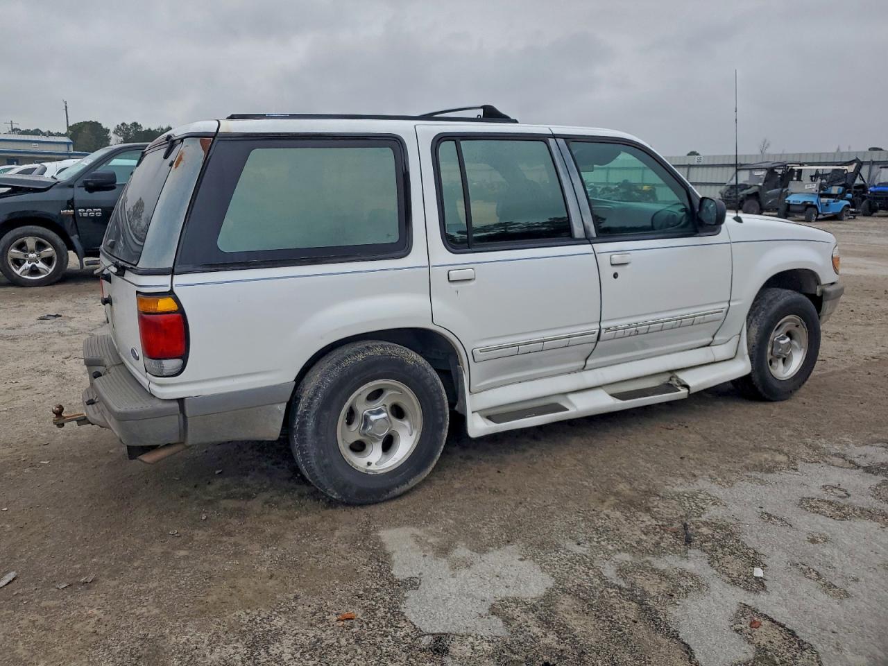 1995 Ford Explorer White vin: 1FMDU32X4SZA90720