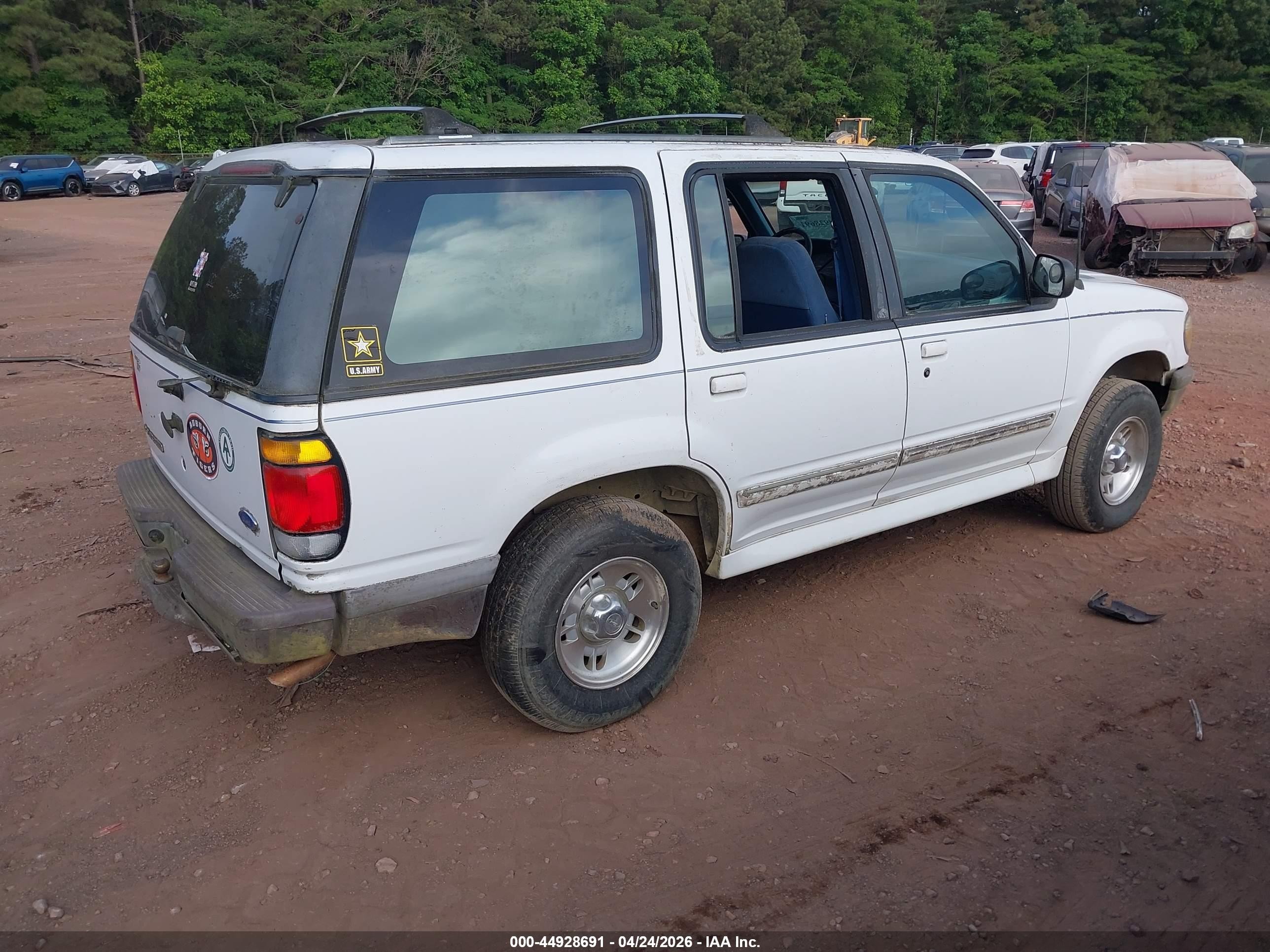 1995 Ford Explorer   White vin: 1FMDU32X6SUC18324