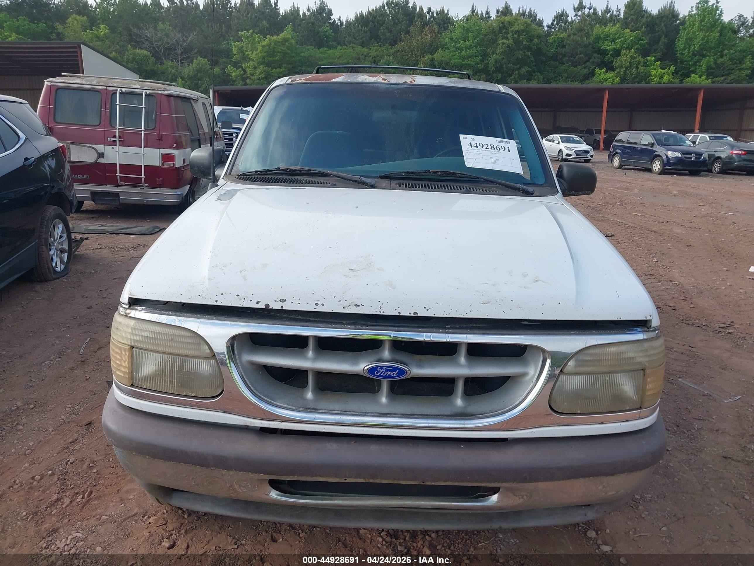 1995 Ford Explorer   White vin: 1FMDU32X6SUC18324