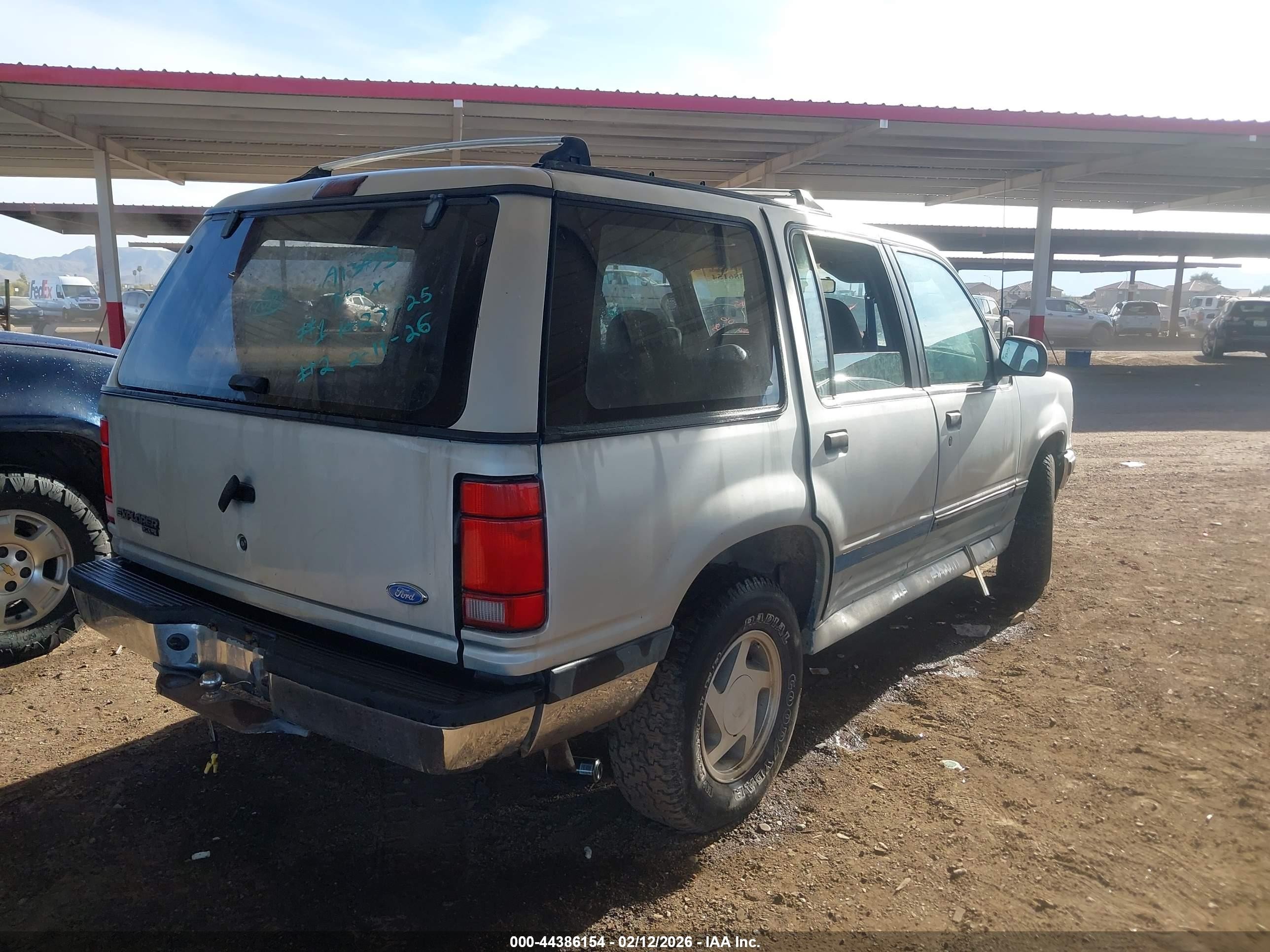 1994 Ford Explorer   Серый vin: 1FMDU32X7RUA13475