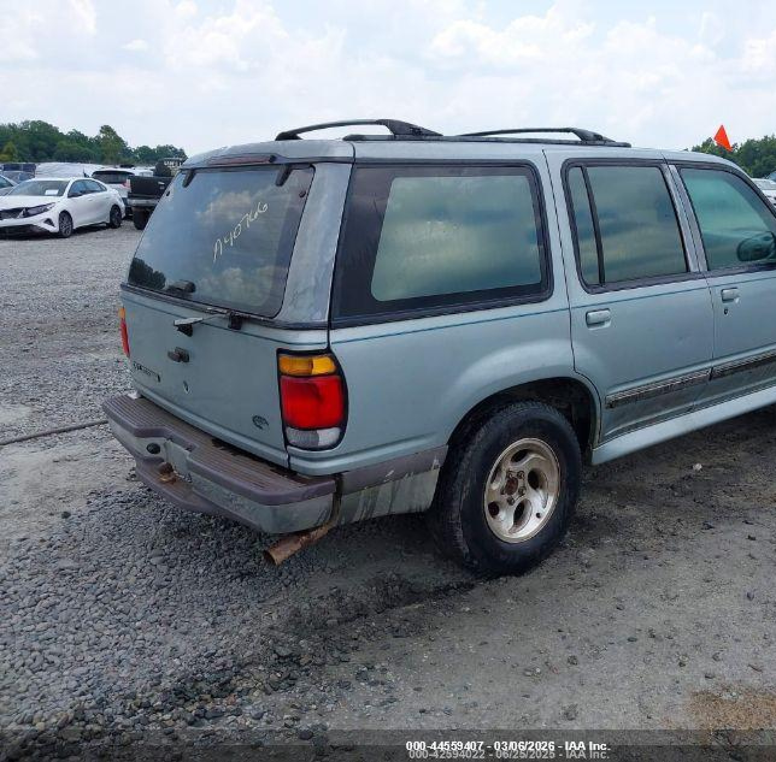 1996 Ford Explorer   Light Blue vin: 1FMDU32X7TZA40766