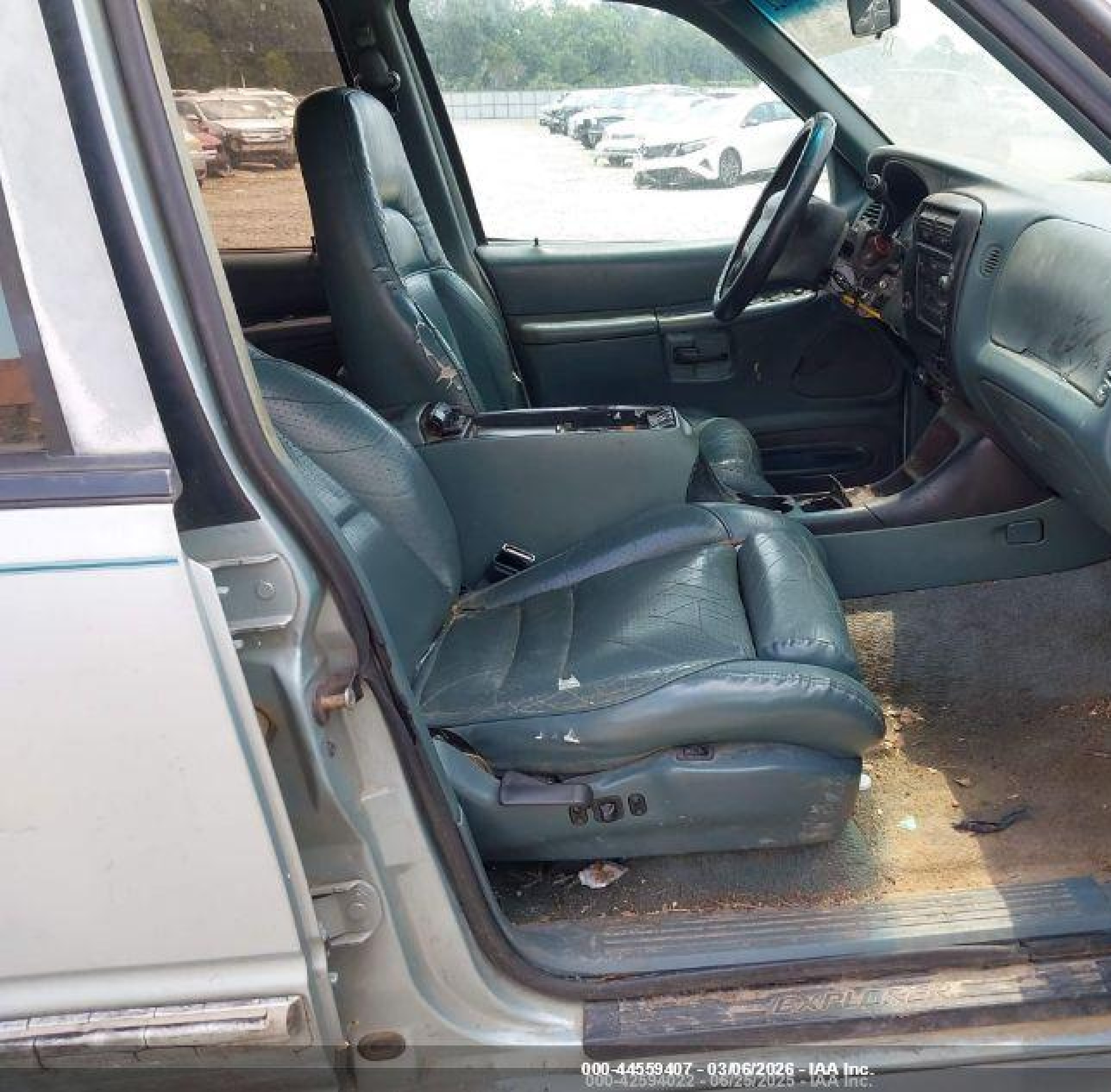 1996 Ford Explorer   Light Blue vin: 1FMDU32X7TZA40766