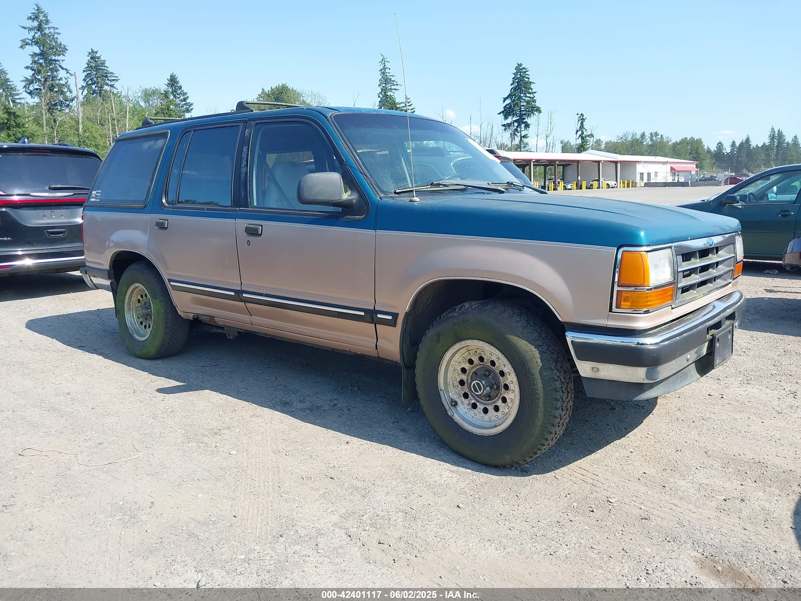 1992 Ford Explorer   Blue vin: 1FMDU32X8NUA75834