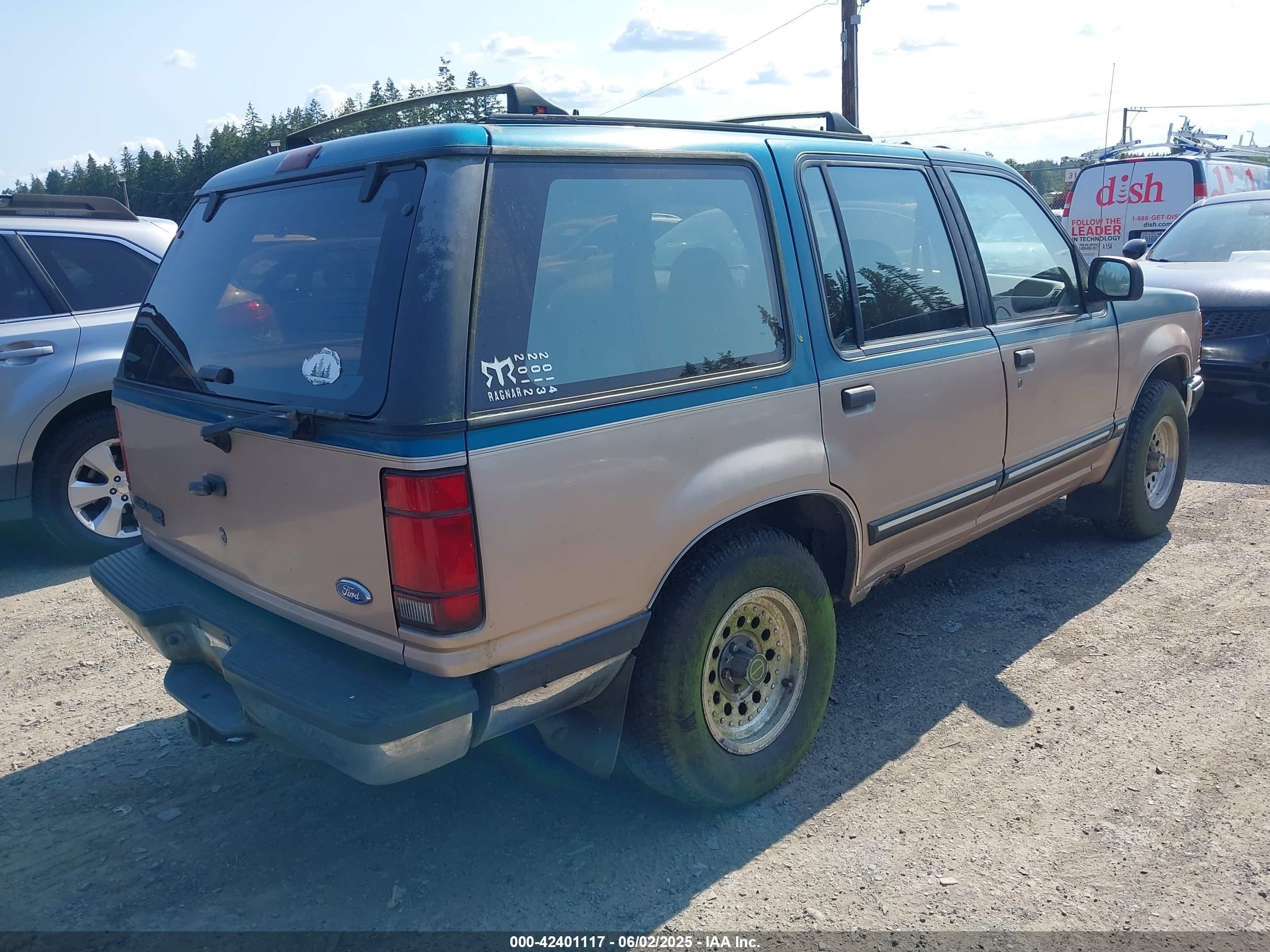 1992 Ford Explorer   Blue vin: 1FMDU32X8NUA75834