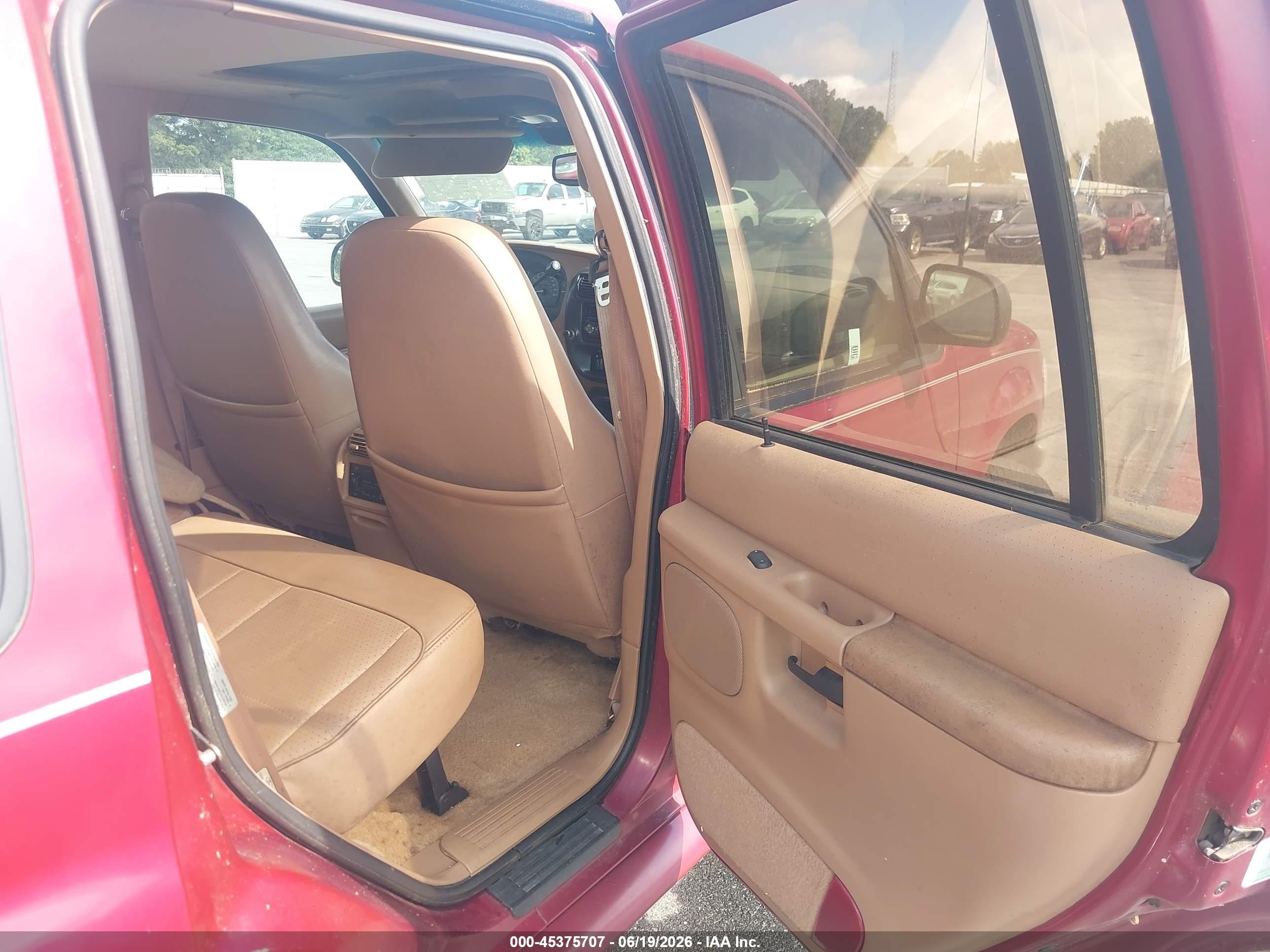1996 Ford Explorer   Red vin: 1FMDU32X8TUD55685