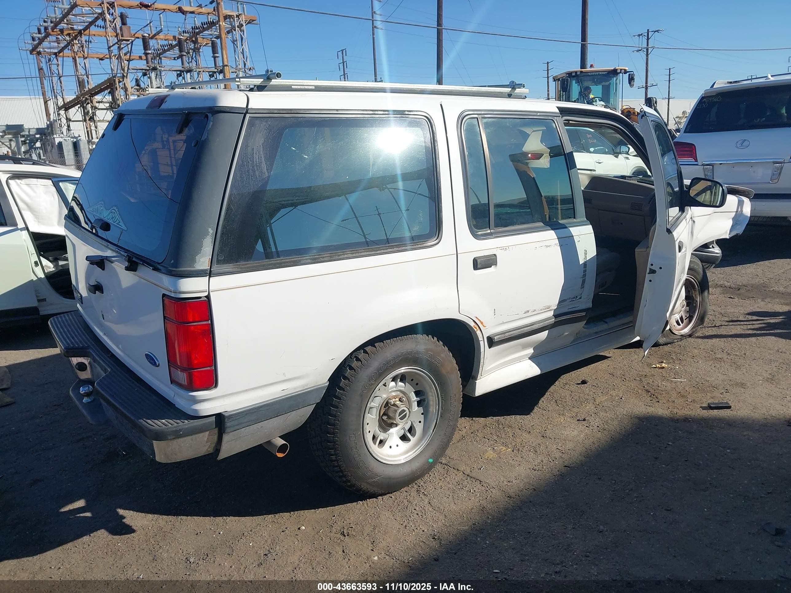 1994 Ford Explorer   White vin: 1FMDU32X9RUE24487