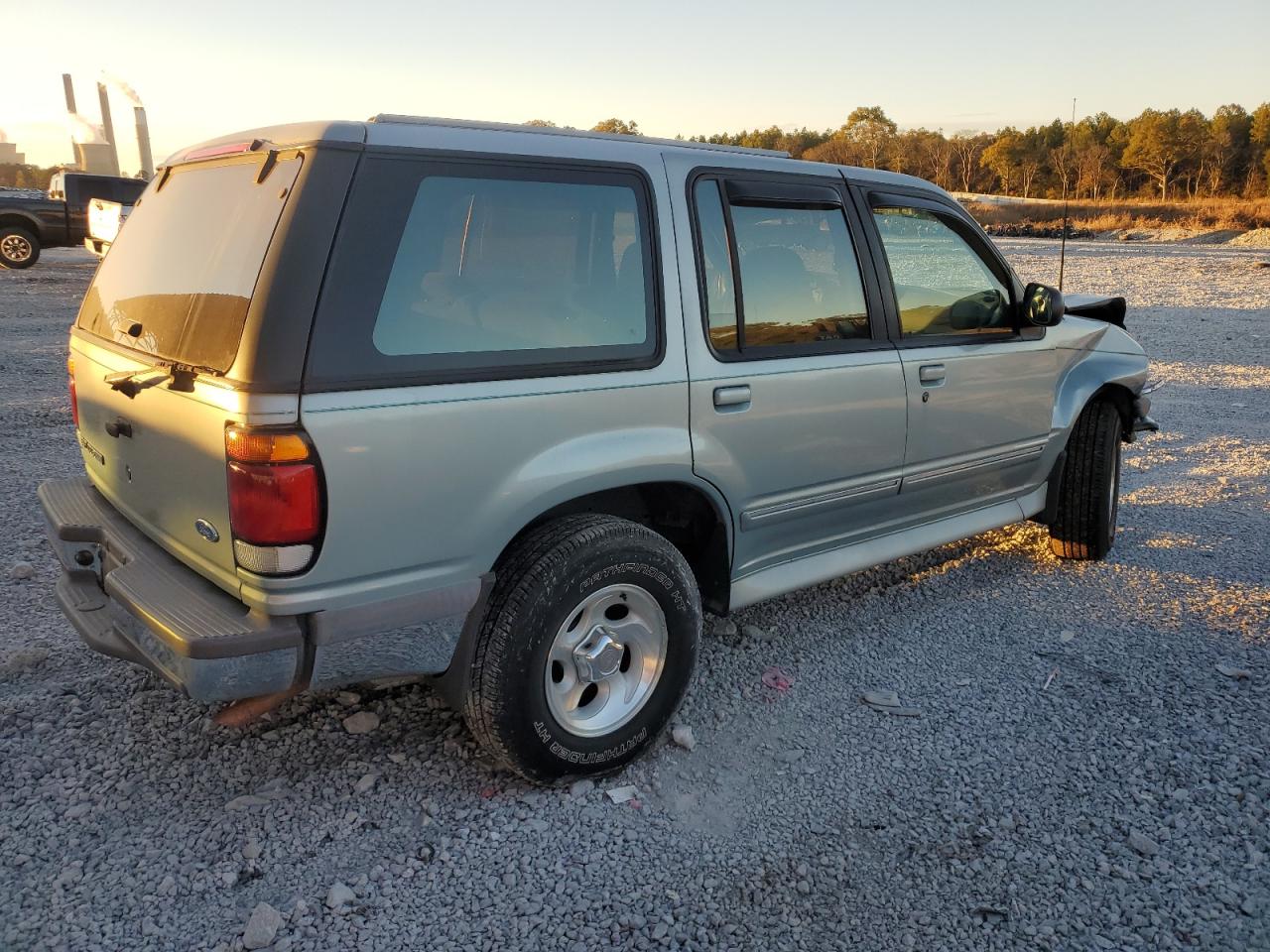 1995 Ford Explorer Blue vin: 1FMDU32X9SZB85841