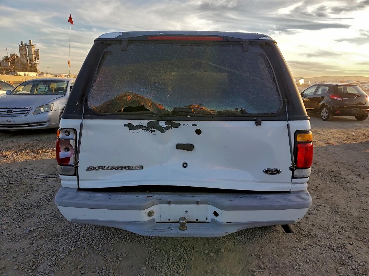 1995 Ford Explorer White vin: 1FMDU32XXSZB61127