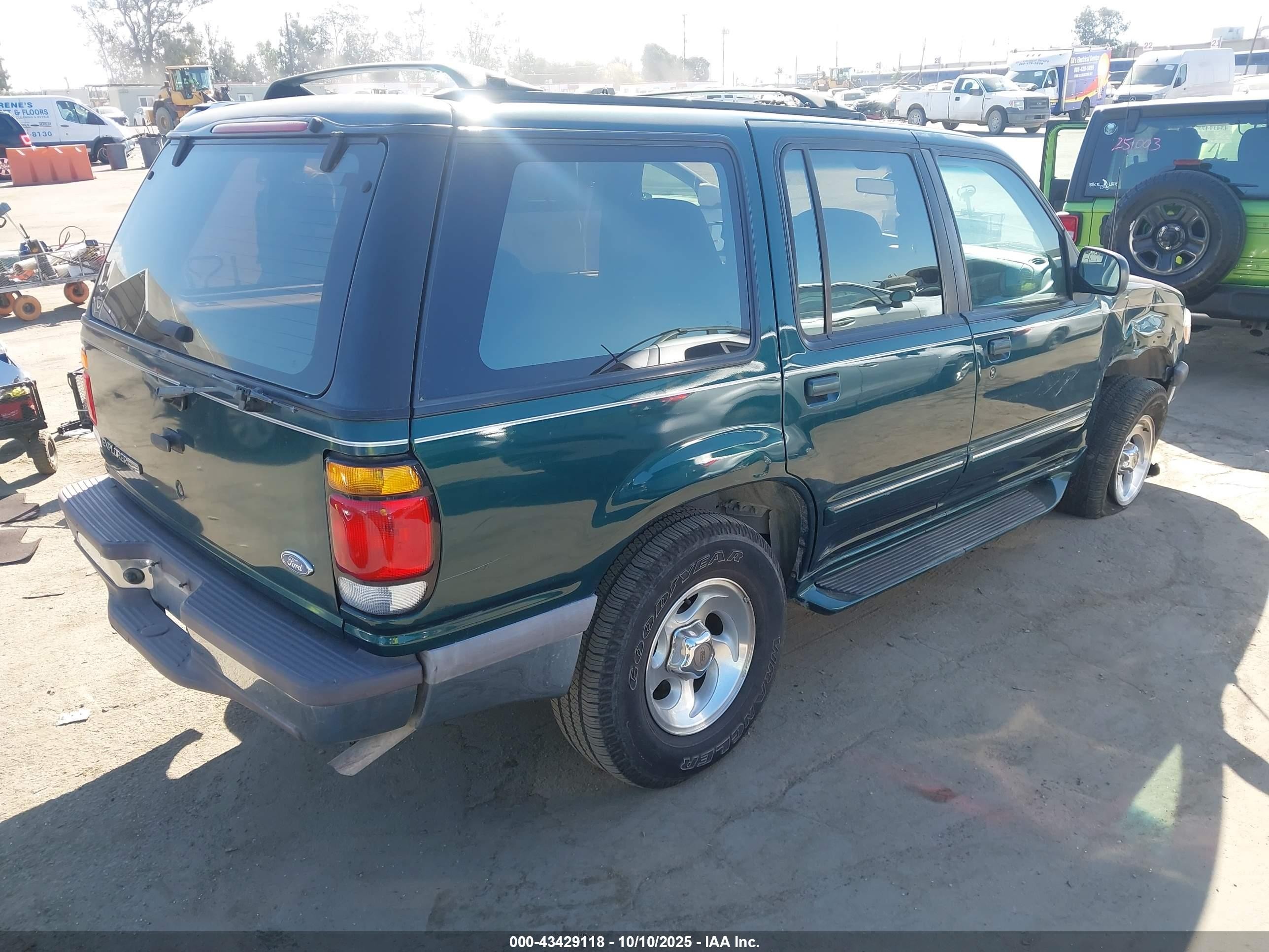 1996 Ford Explorer   Зеленый vin: 1FMDU32XXTUD85108