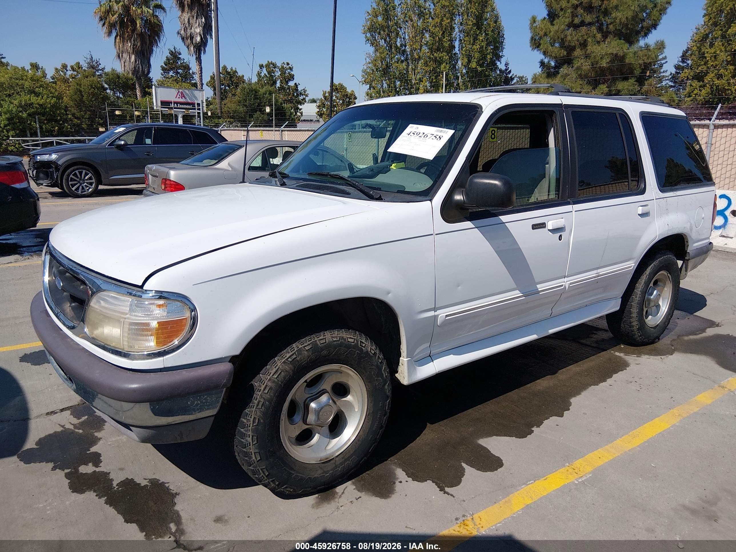 1997 Ford Explorer Eddie Bauer/limited/xl/xlt White vin: 1FMDU34E2VZB82148