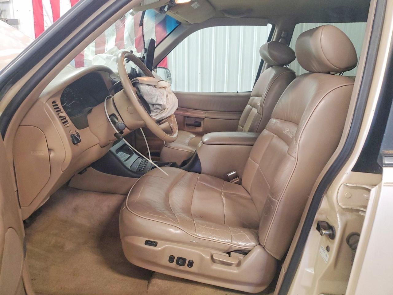 1997 Ford Explorer Cream vin: 1FMDU34E3VZB62443