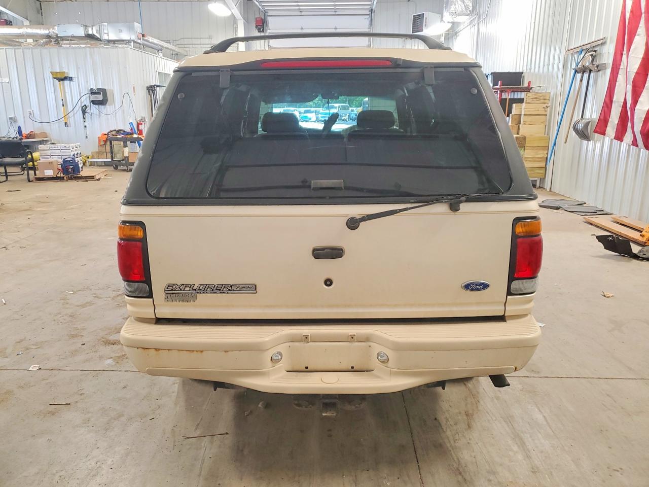 1997 Ford Explorer Cream vin: 1FMDU34E3VZB62443