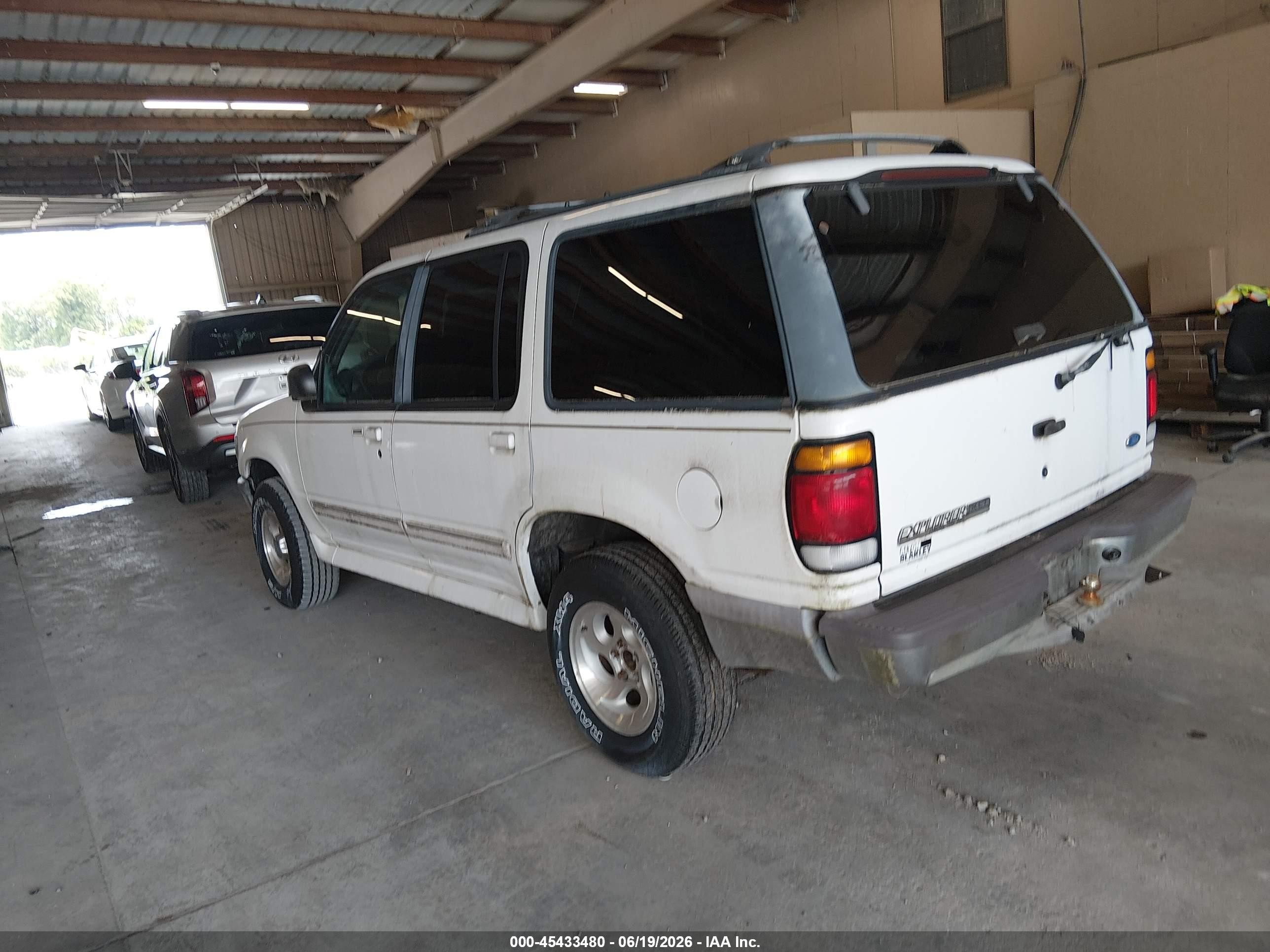 1997 Ford Explorer Eddie Bauer/limited/xl/xlt White vin: 1FMDU34E6VUD31643