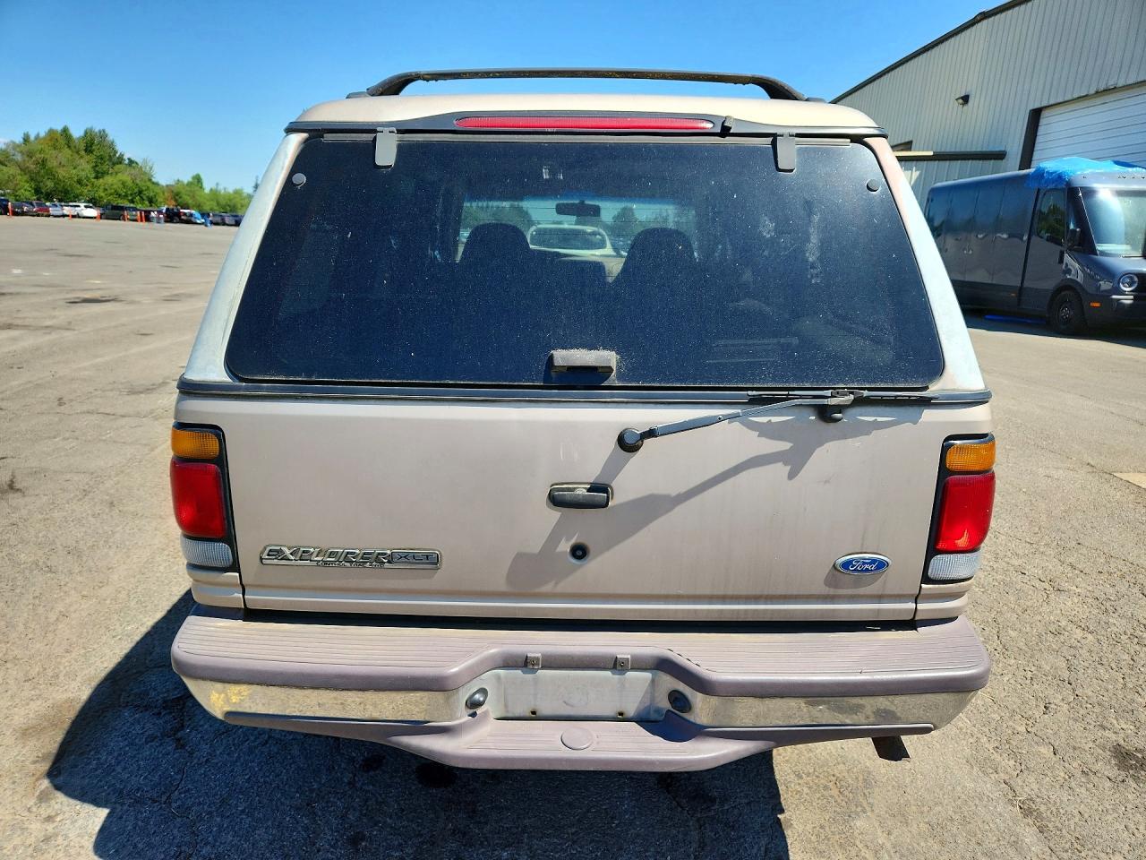 1997 Ford Explorer Beige vin: 1FMDU34E9VZB66657