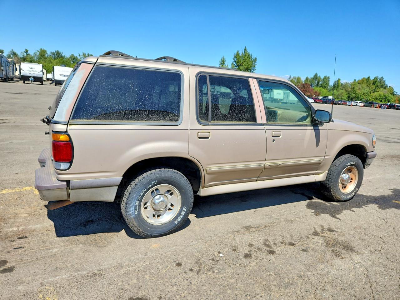 1997 Ford Explorer Beige vin: 1FMDU34E9VZB66657