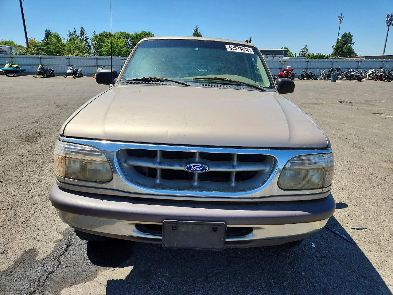 1997 Ford Explorer Beige vin: 1FMDU34E9VZB66657