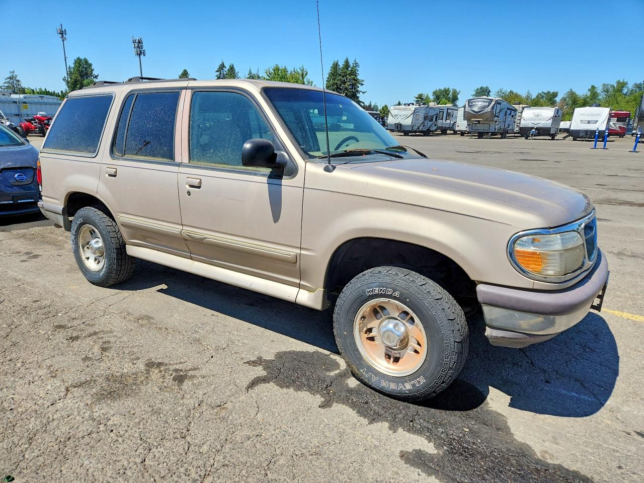 1997 Ford Explorer Beige vin: 1FMDU34E9VZB66657