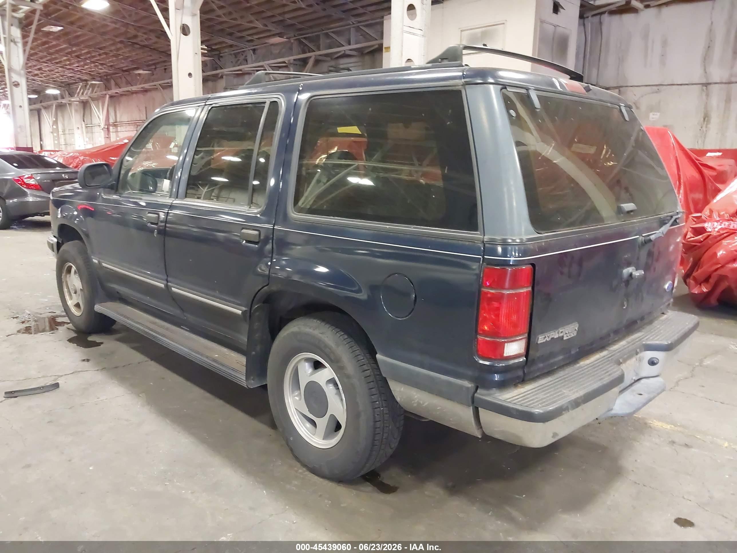 1992 Ford Explorer   Blue vin: 1FMDU34X0NUD94805