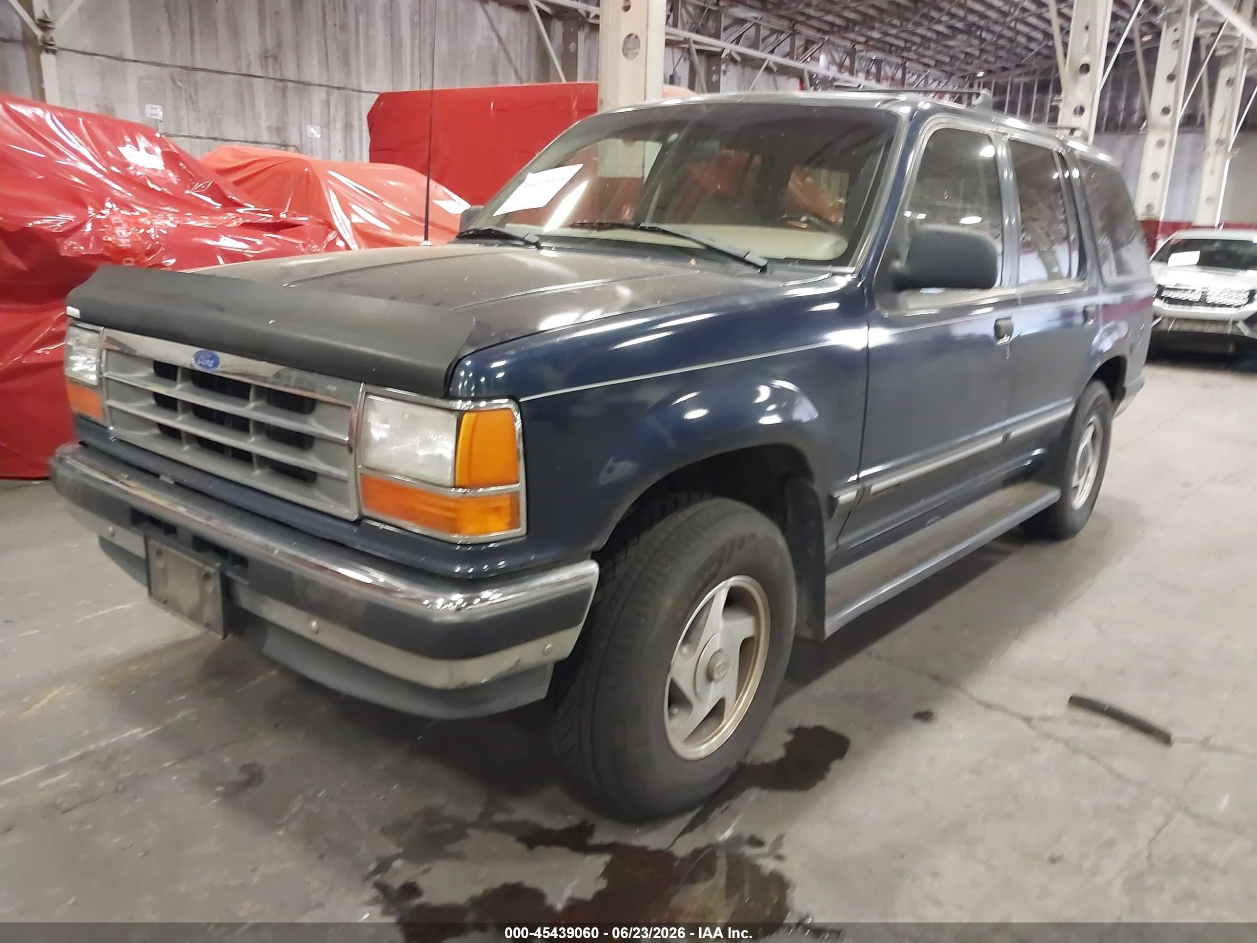 1992 Ford Explorer   Blue vin: 1FMDU34X0NUD94805