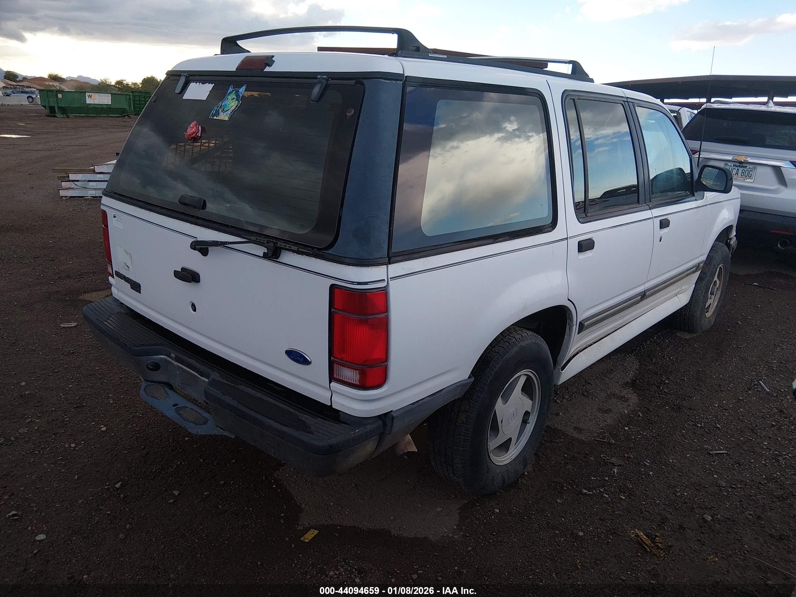 1994 Ford Explorer   White vin: 1FMDU34X0RUA48579