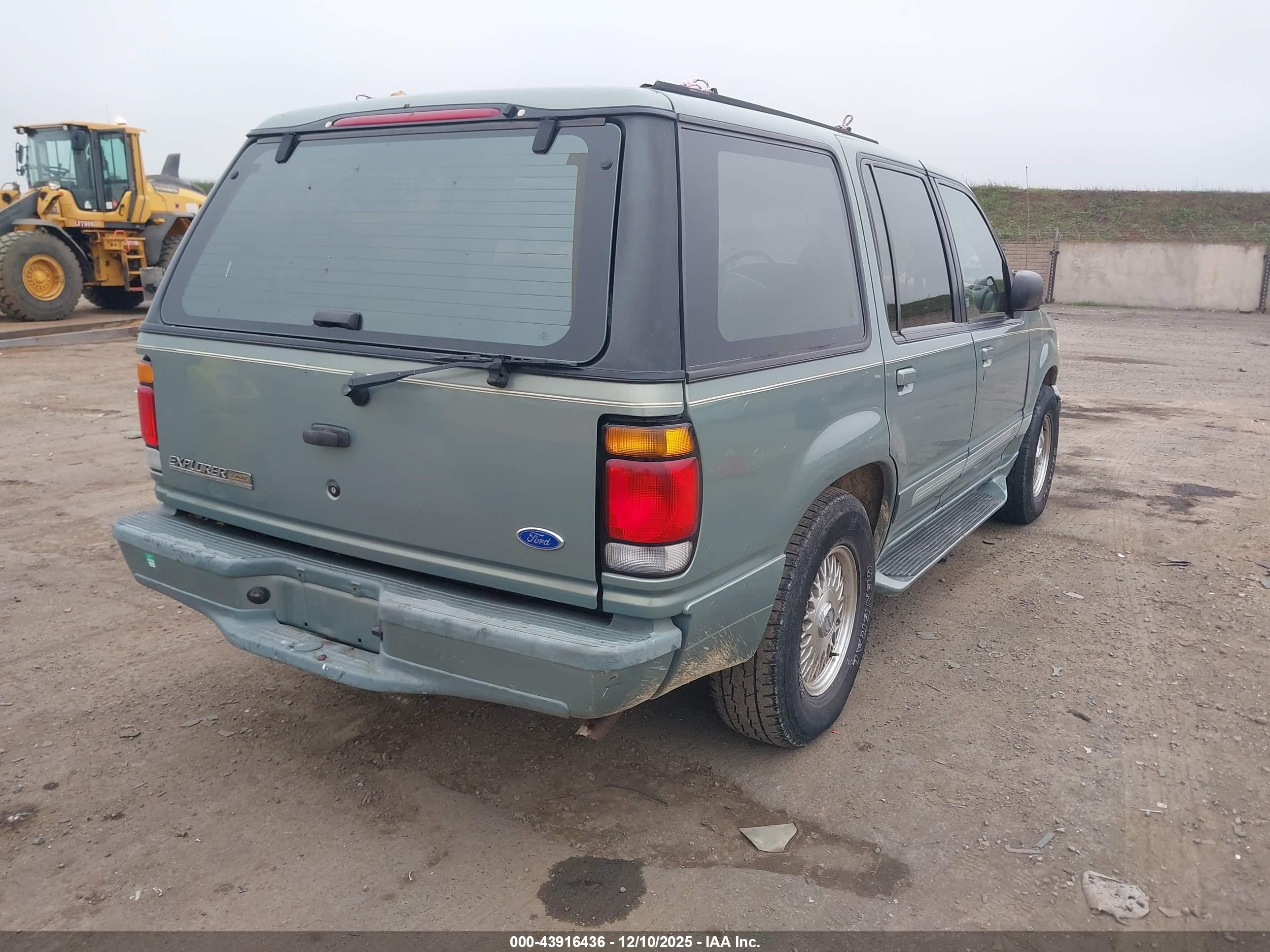 1995 Ford Explorer   Green vin: 1FMDU34X0SZB58637