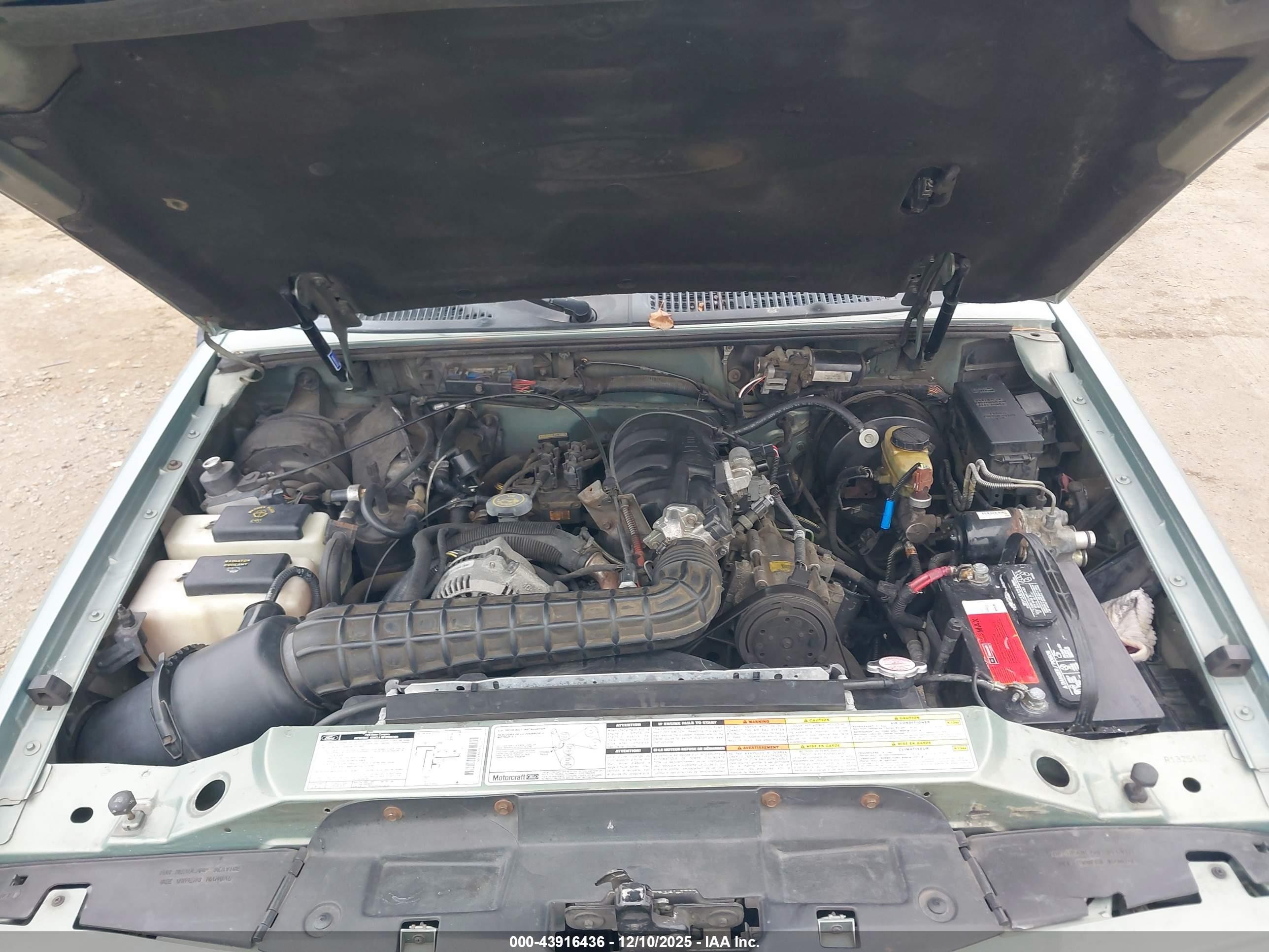 1995 Ford Explorer   Green vin: 1FMDU34X0SZB58637
