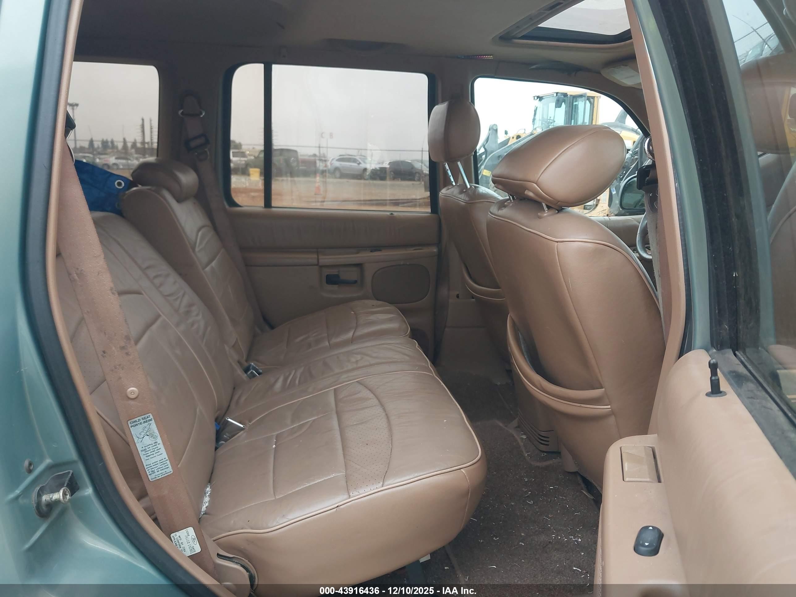 1995 Ford Explorer   Green vin: 1FMDU34X0SZB58637