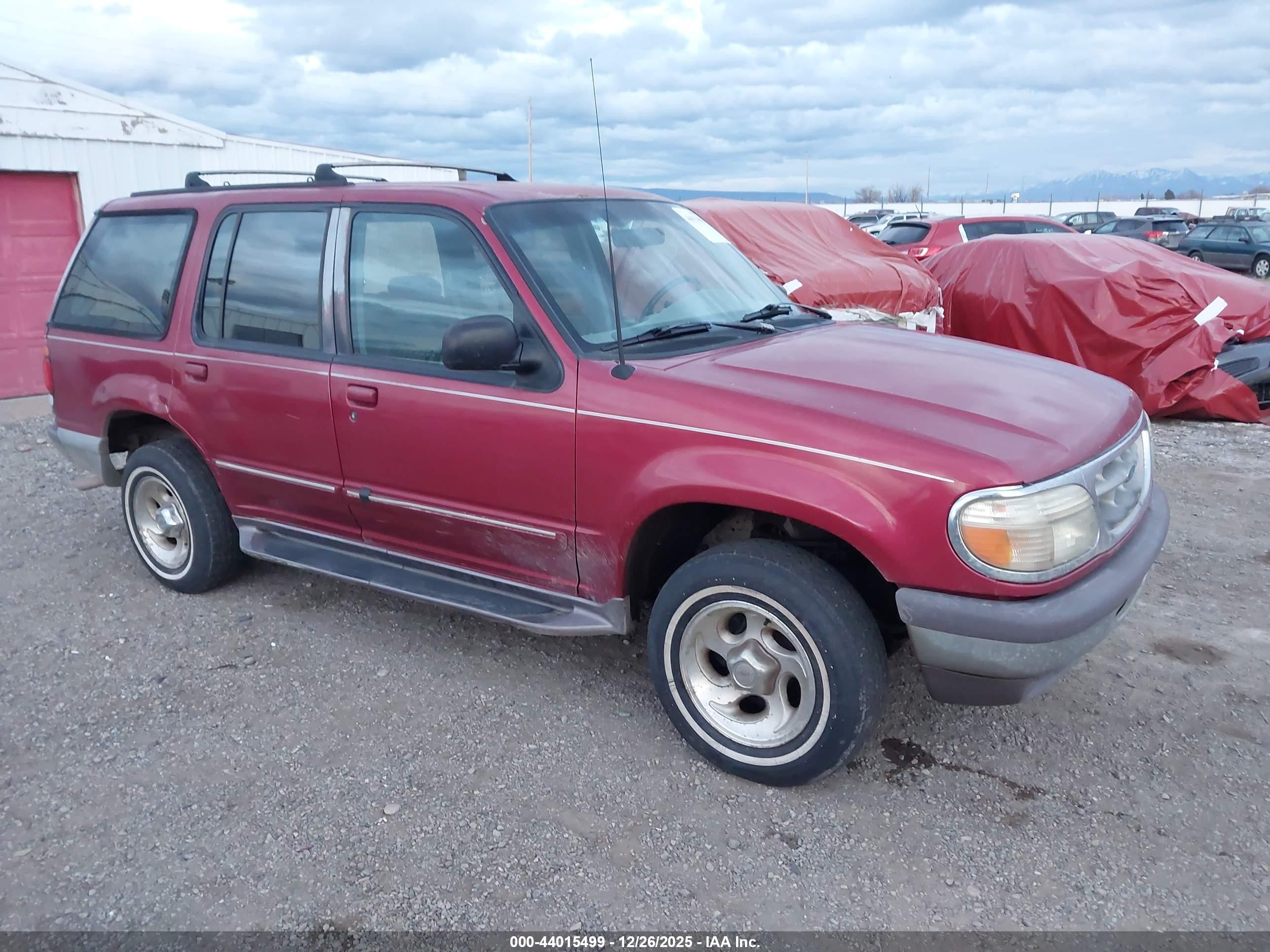 1995 Ford Explorer   Red vin: 1FMDU34X0SZB72182