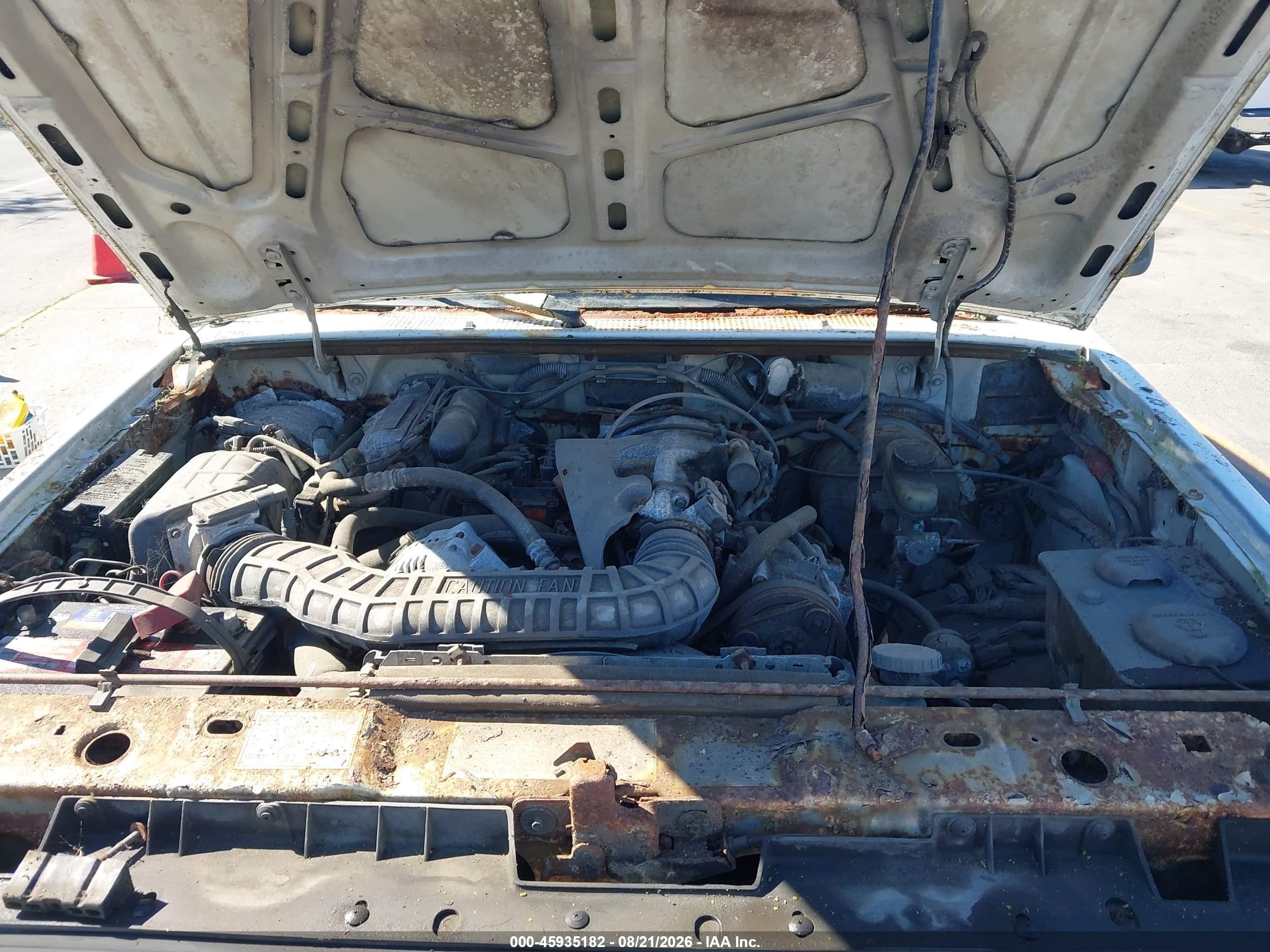 1992 Ford Explorer   White vin: 1FMDU34X1NUB14535