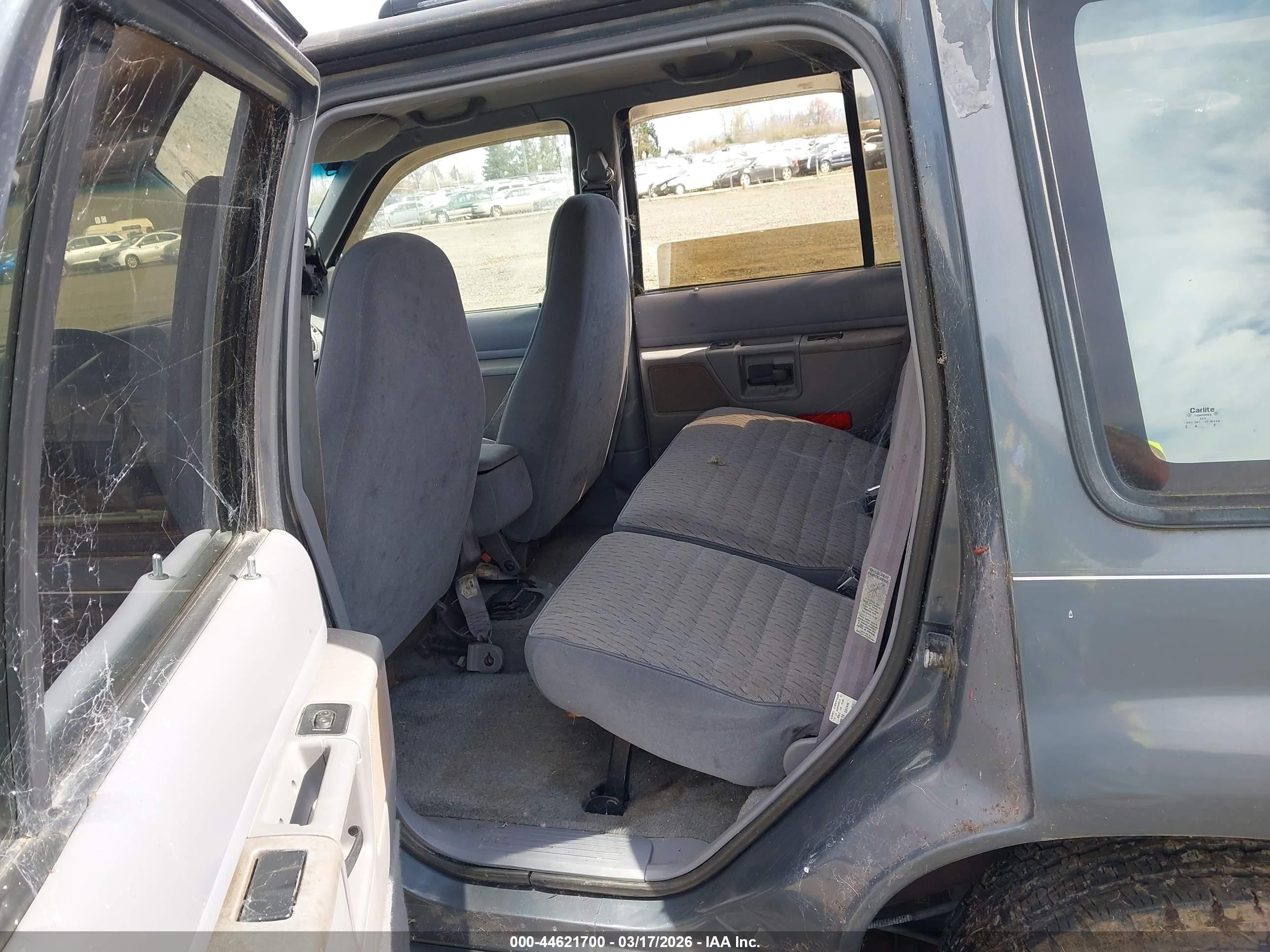 1993 Ford Explorer   Gray vin: 1FMDU34X1PUB48302