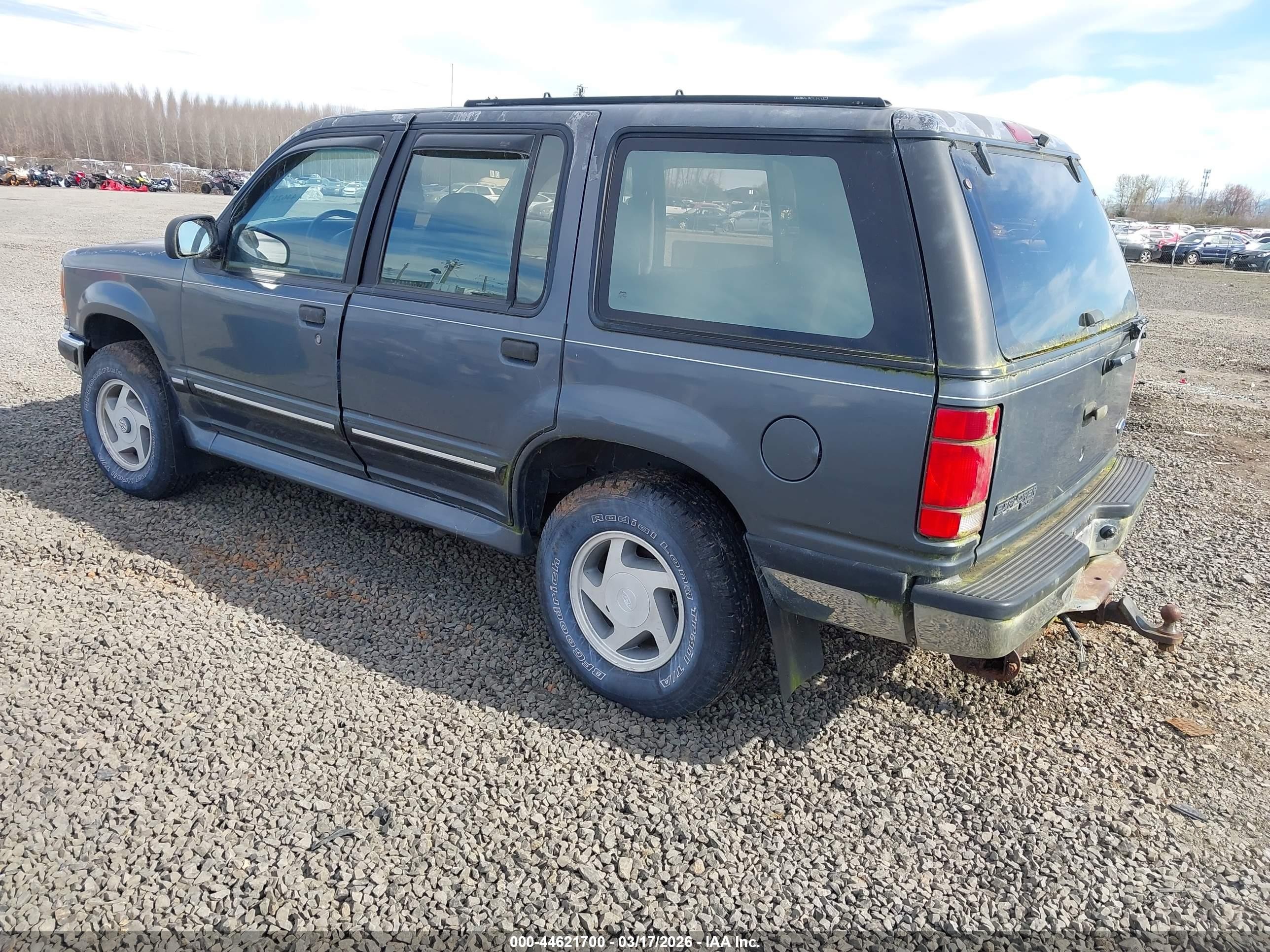1993 Ford Explorer   Gray vin: 1FMDU34X1PUB48302
