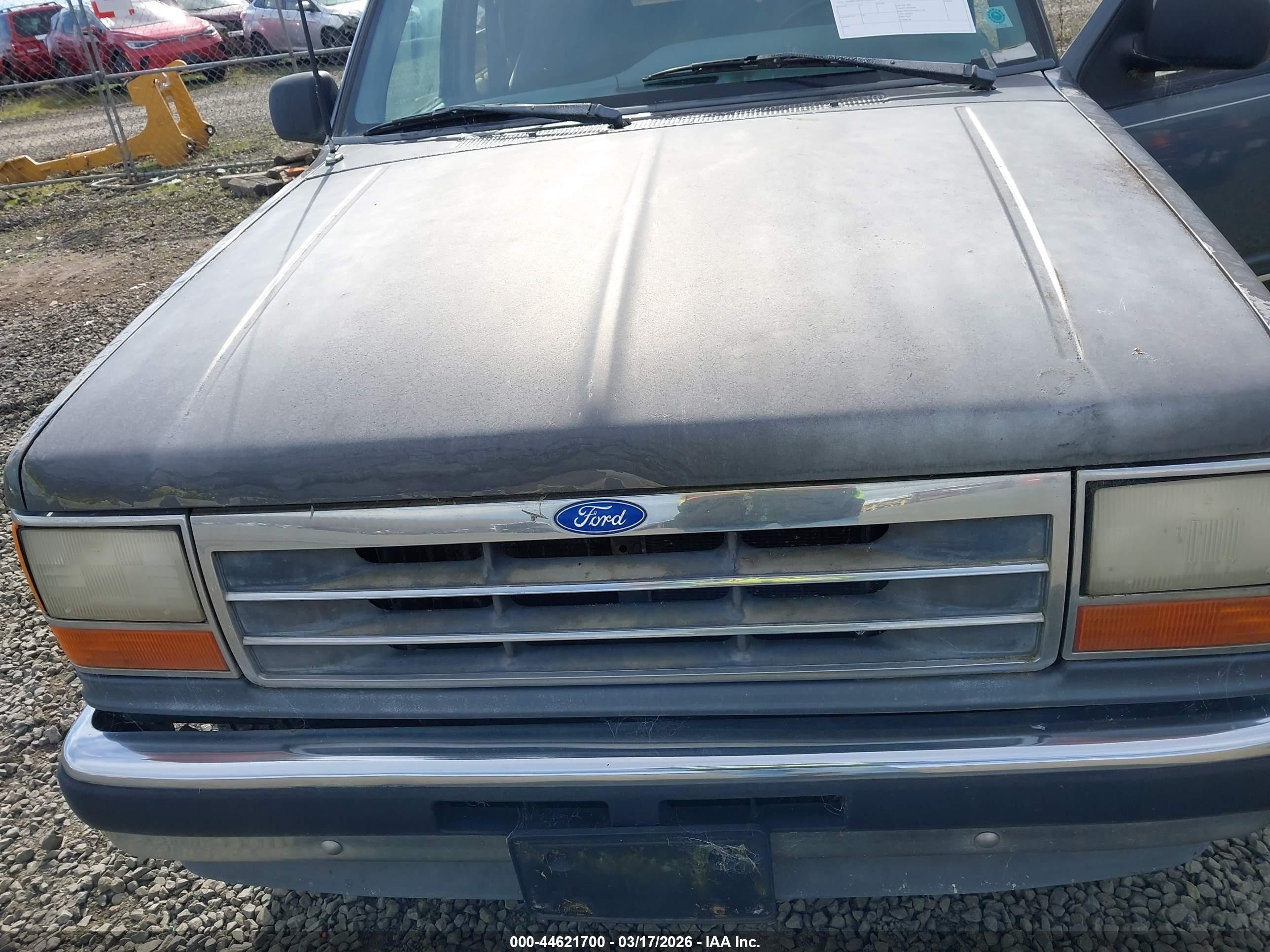 1993 Ford Explorer   Gray vin: 1FMDU34X1PUB48302
