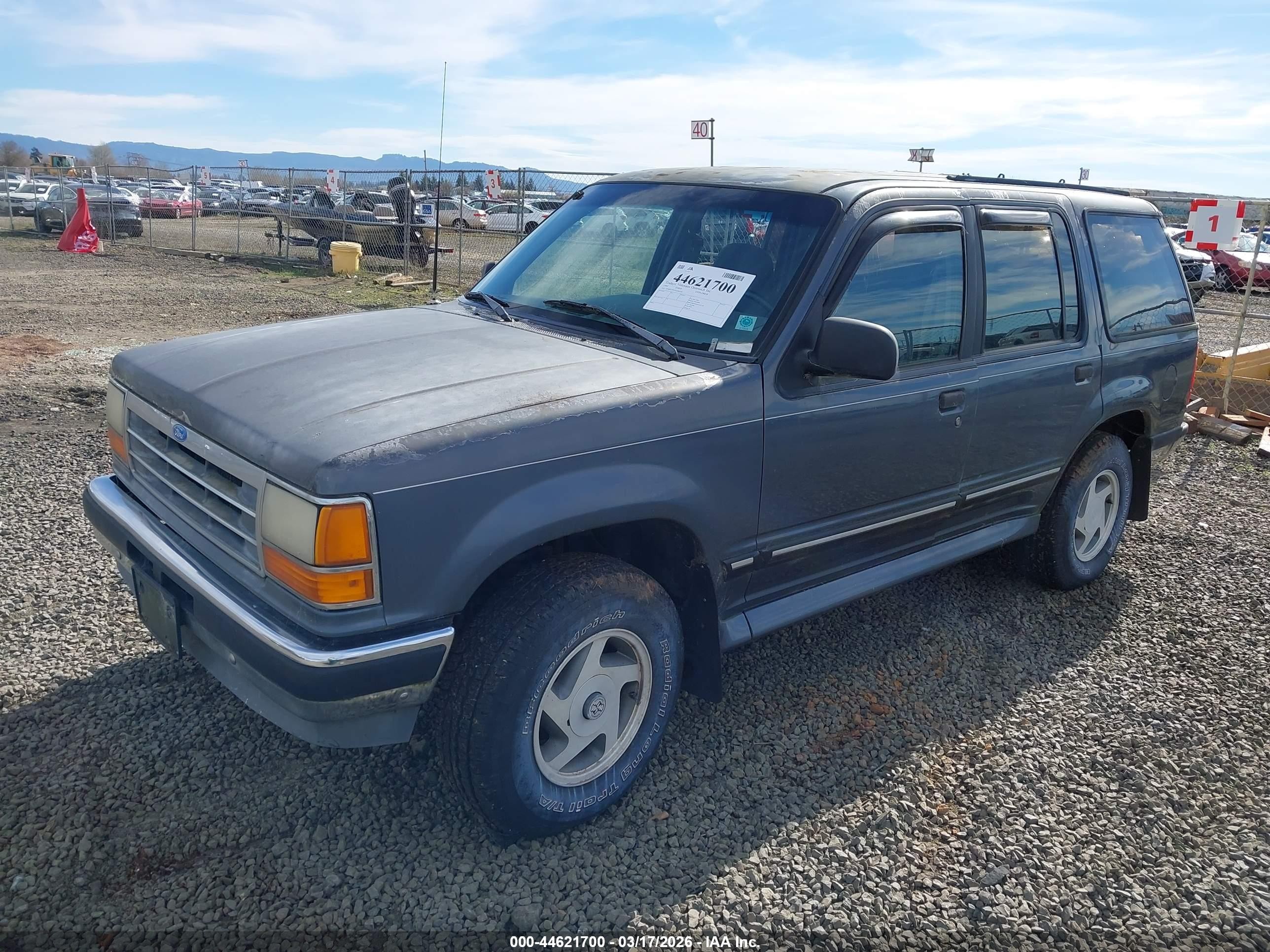 1993 Ford Explorer   Gray vin: 1FMDU34X1PUB48302
