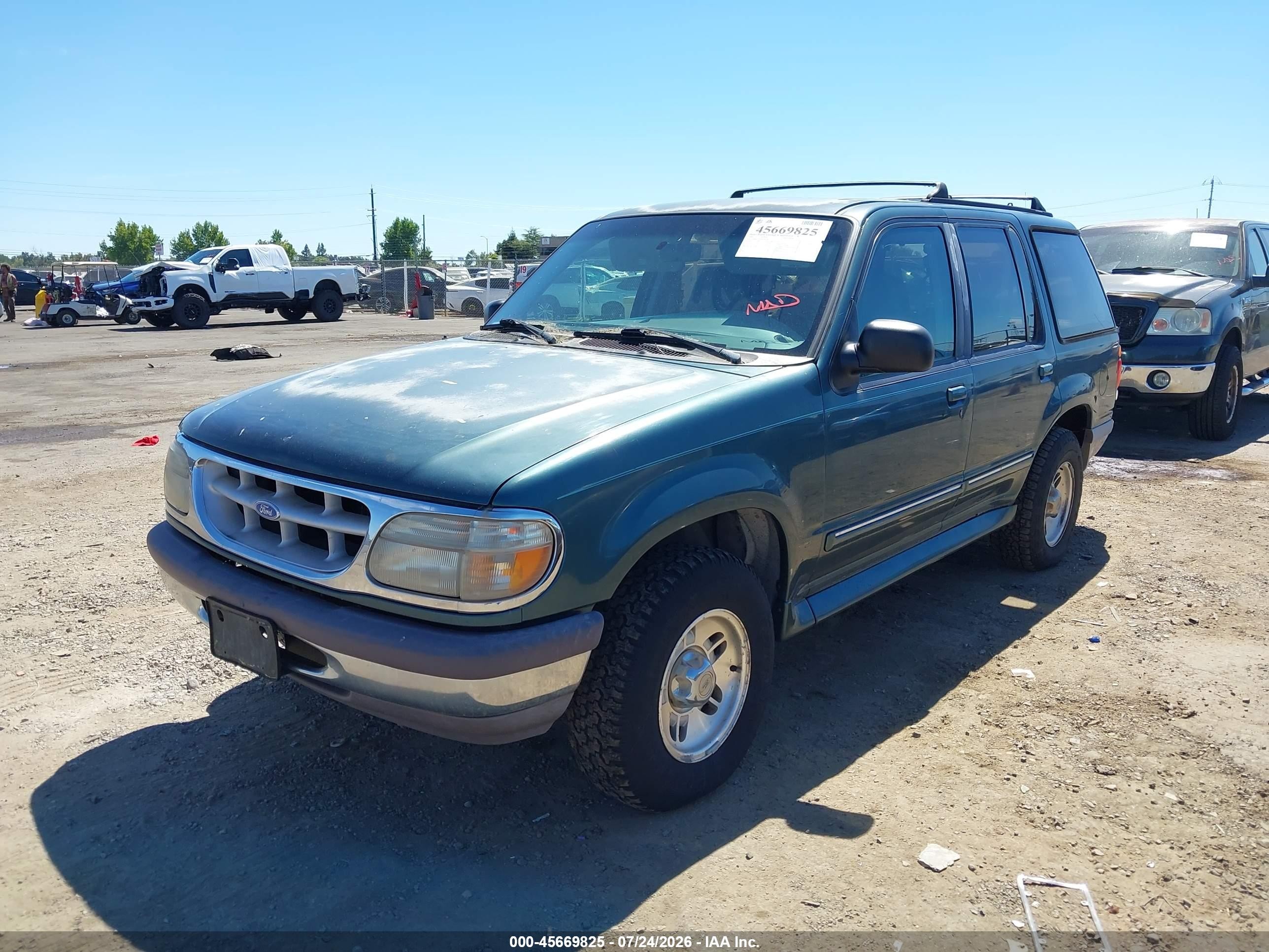 1995 Ford Explorer   Green vin: 1FMDU34X1SZB87466