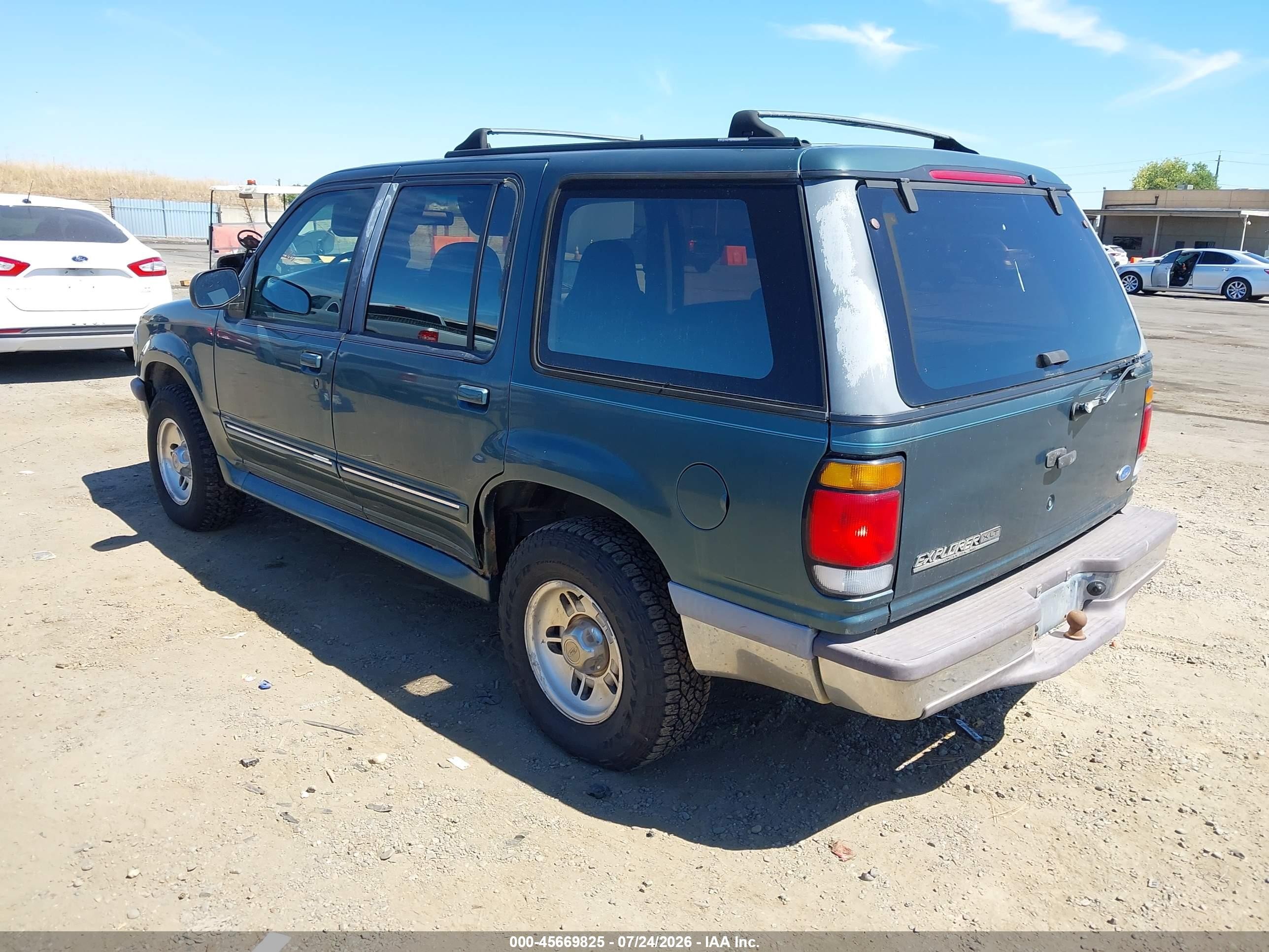 1995 Ford Explorer   Green vin: 1FMDU34X1SZB87466