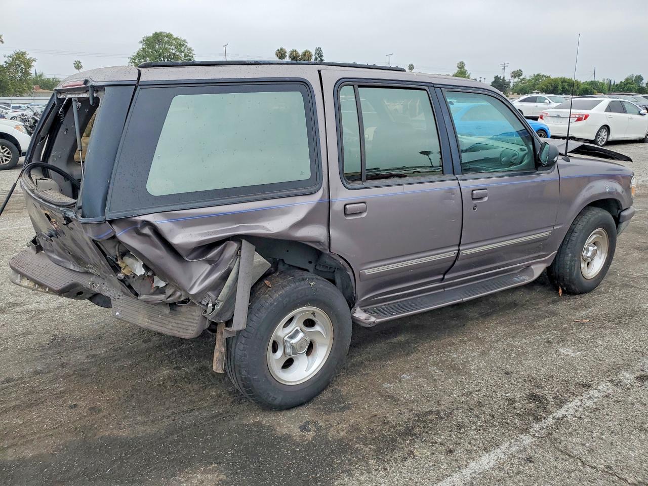 1996 Ford Explorer Gray vin: 1FMDU34X1TUC32016