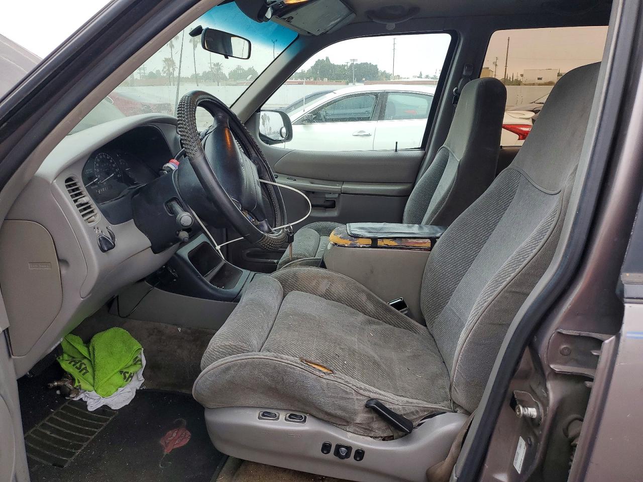 1996 Ford Explorer Gray vin: 1FMDU34X1TUC32016