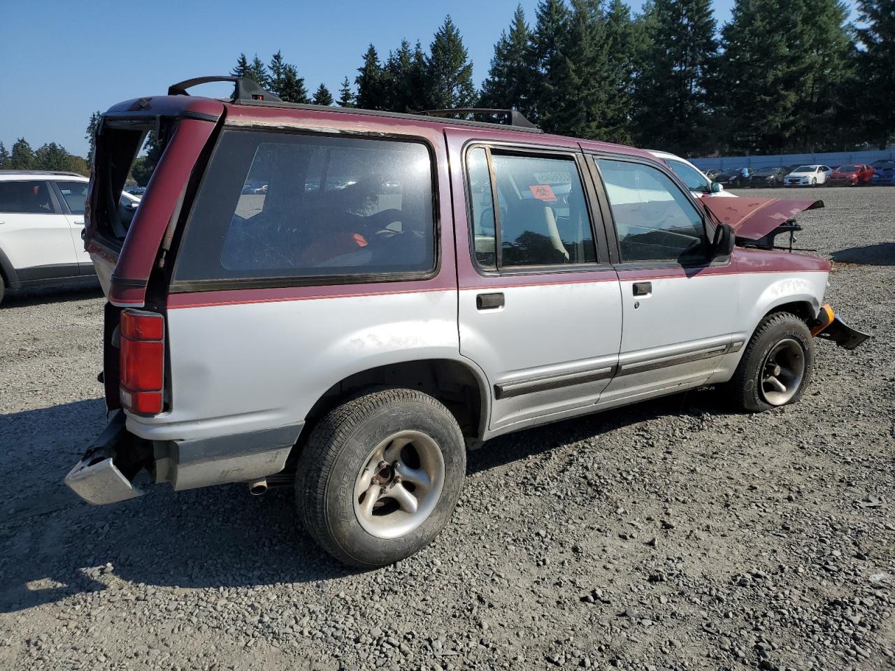 1991 Ford Explorer Двухцветный vin: 1FMDU34X2MUA07525
