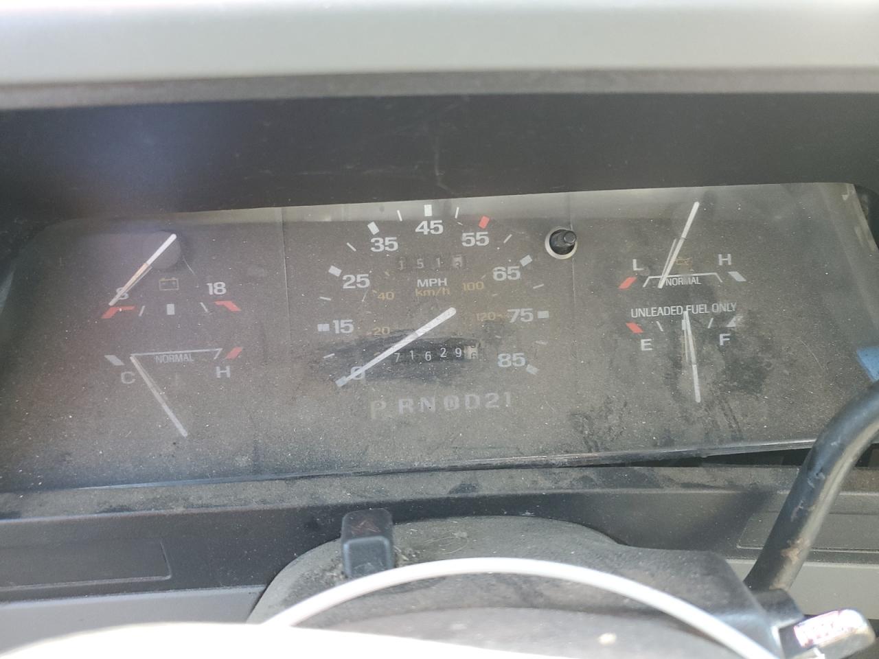 1991 Ford Explorer Двухцветный vin: 1FMDU34X2MUA07525