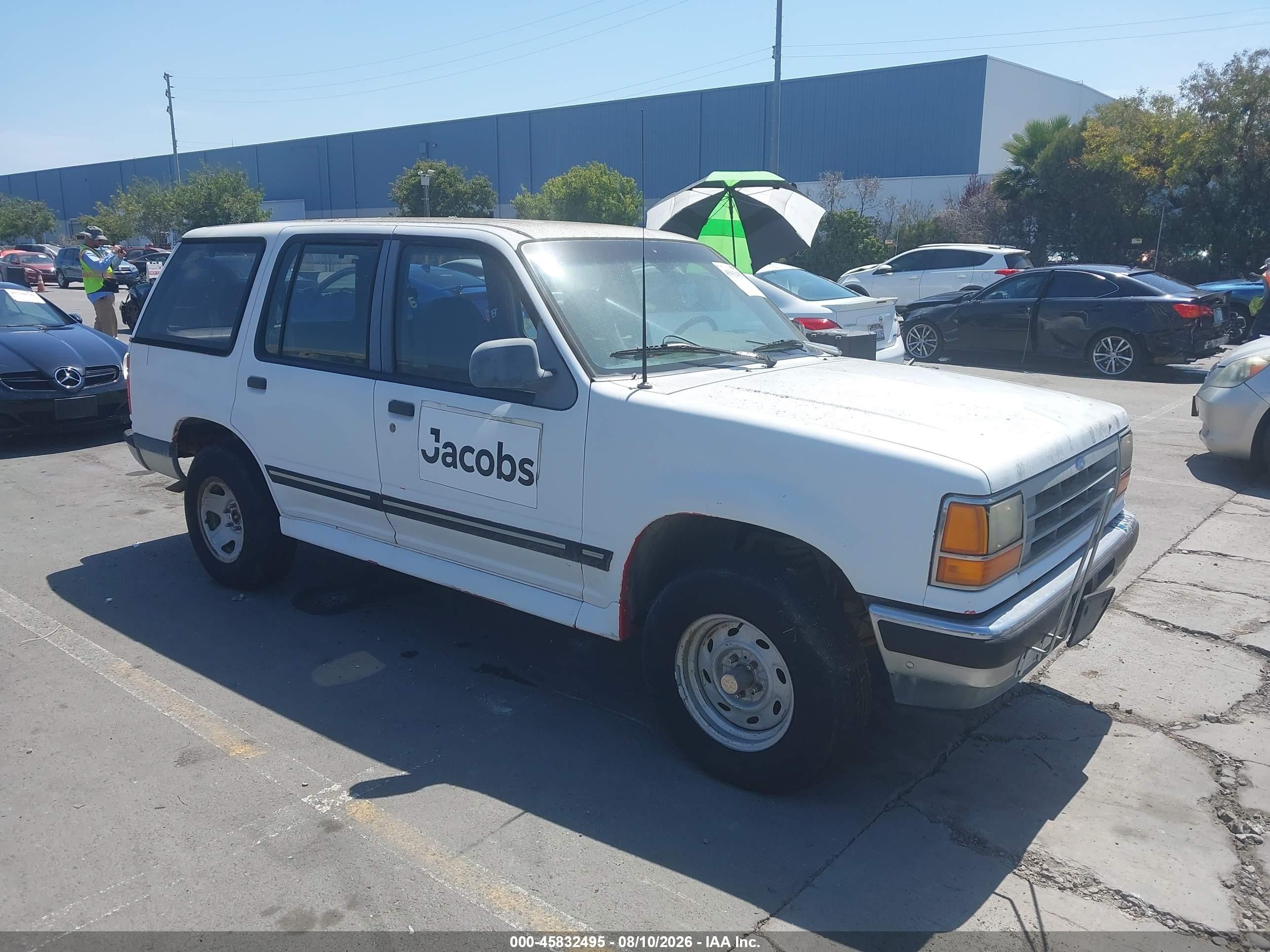 1994 Ford Explorer   White vin: 1FMDU34X2RUA87173