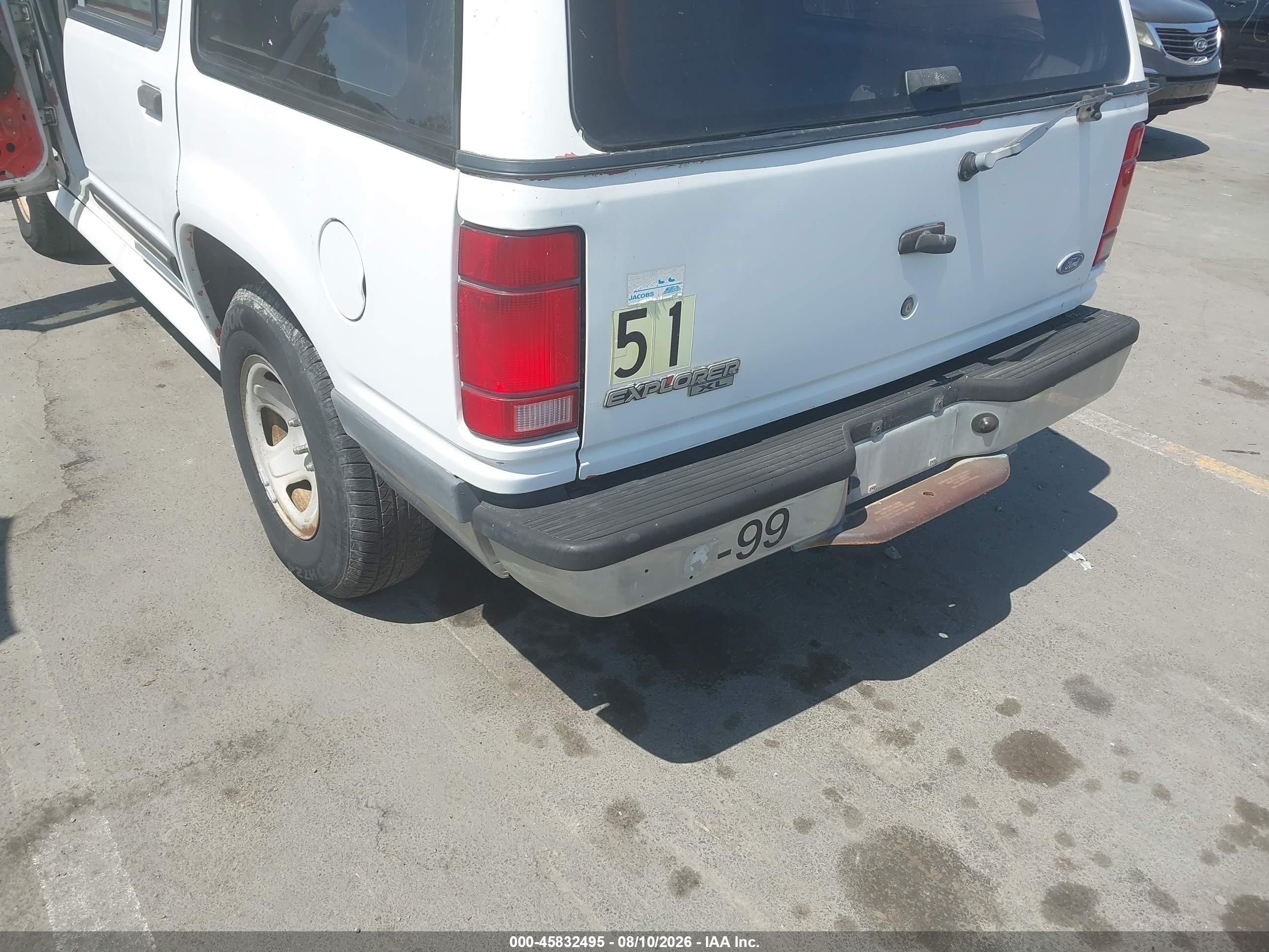 1994 Ford Explorer   White vin: 1FMDU34X2RUA87173