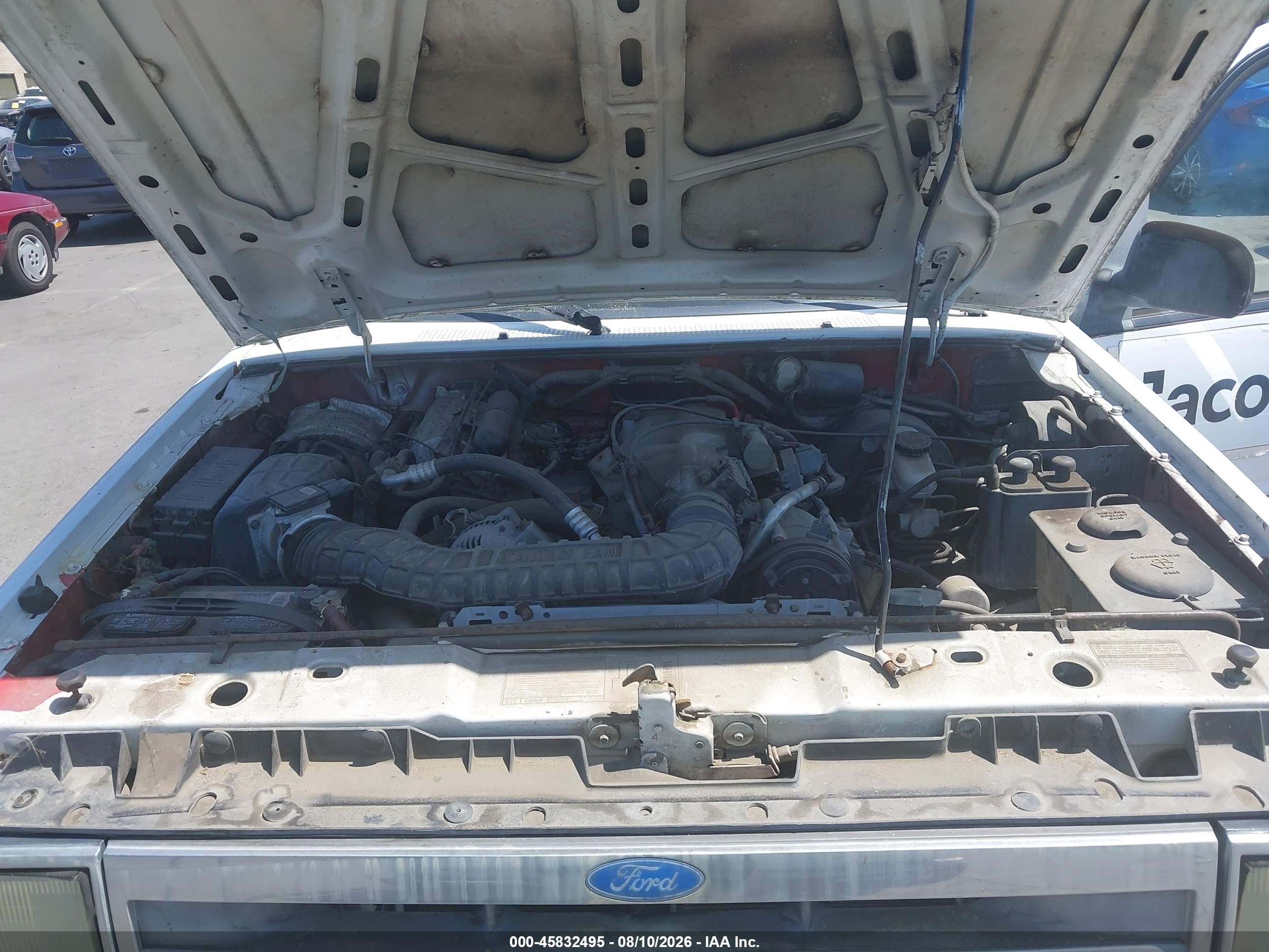 1994 Ford Explorer   White vin: 1FMDU34X2RUA87173