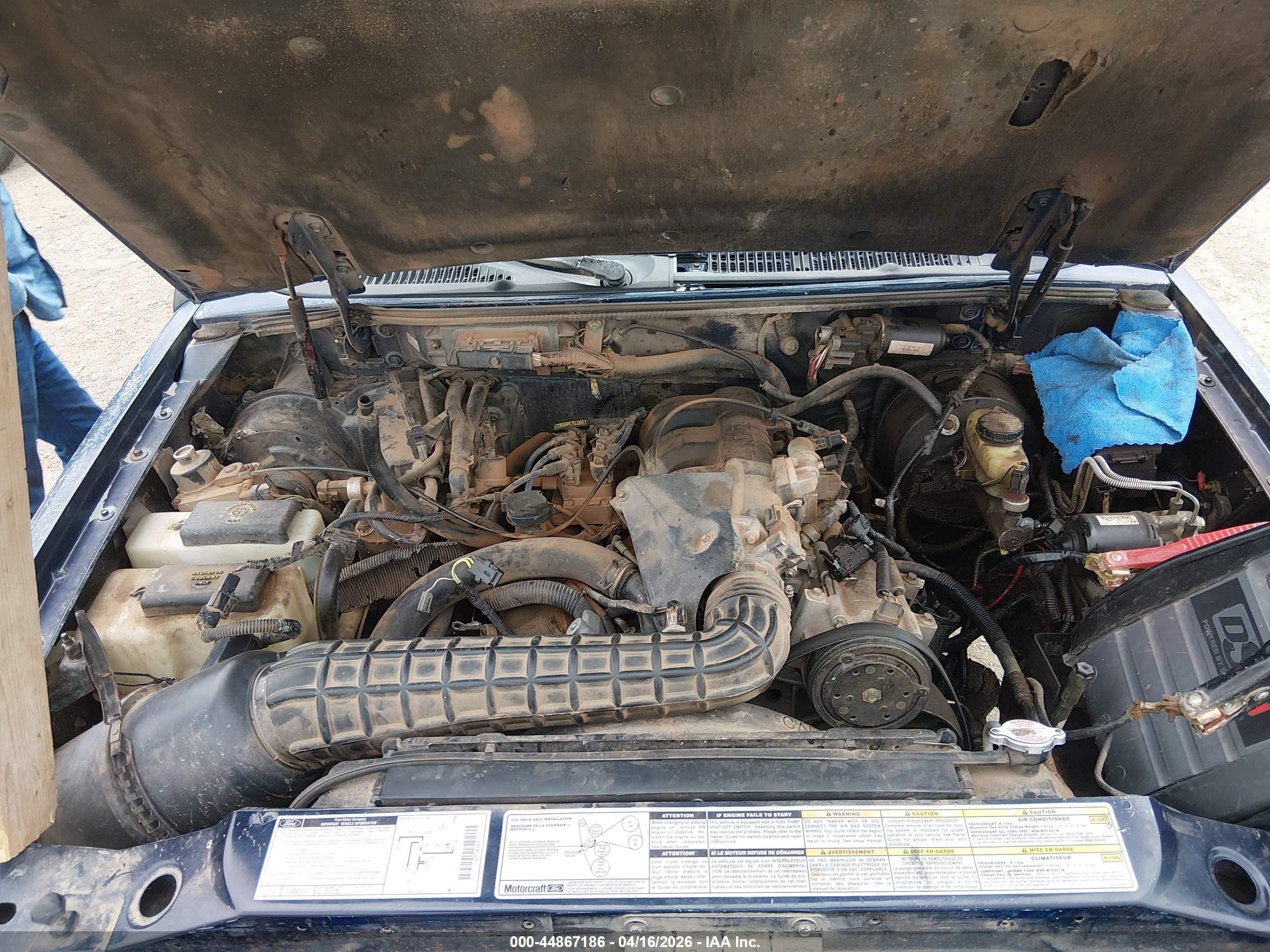 1995 Ford Explorer   Blue vin: 1FMDU34X2SZB30614