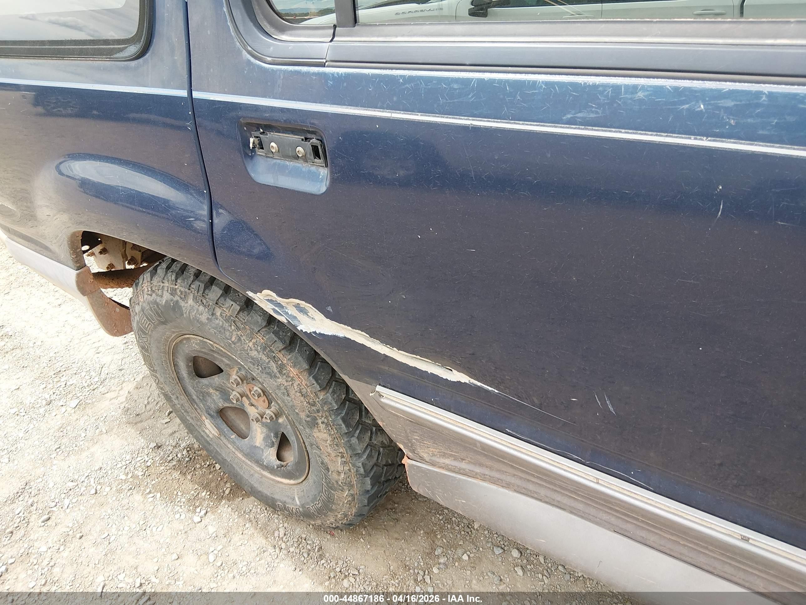 1995 Ford Explorer   Blue vin: 1FMDU34X2SZB30614