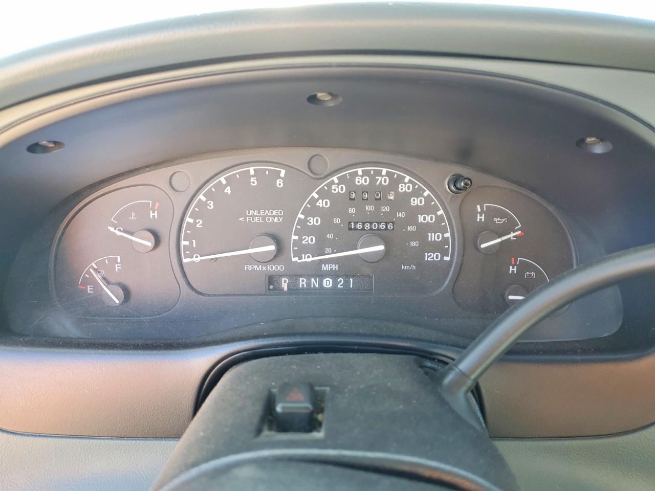 1996 Ford Explorer White vin: 1FMDU34X2TZA58721