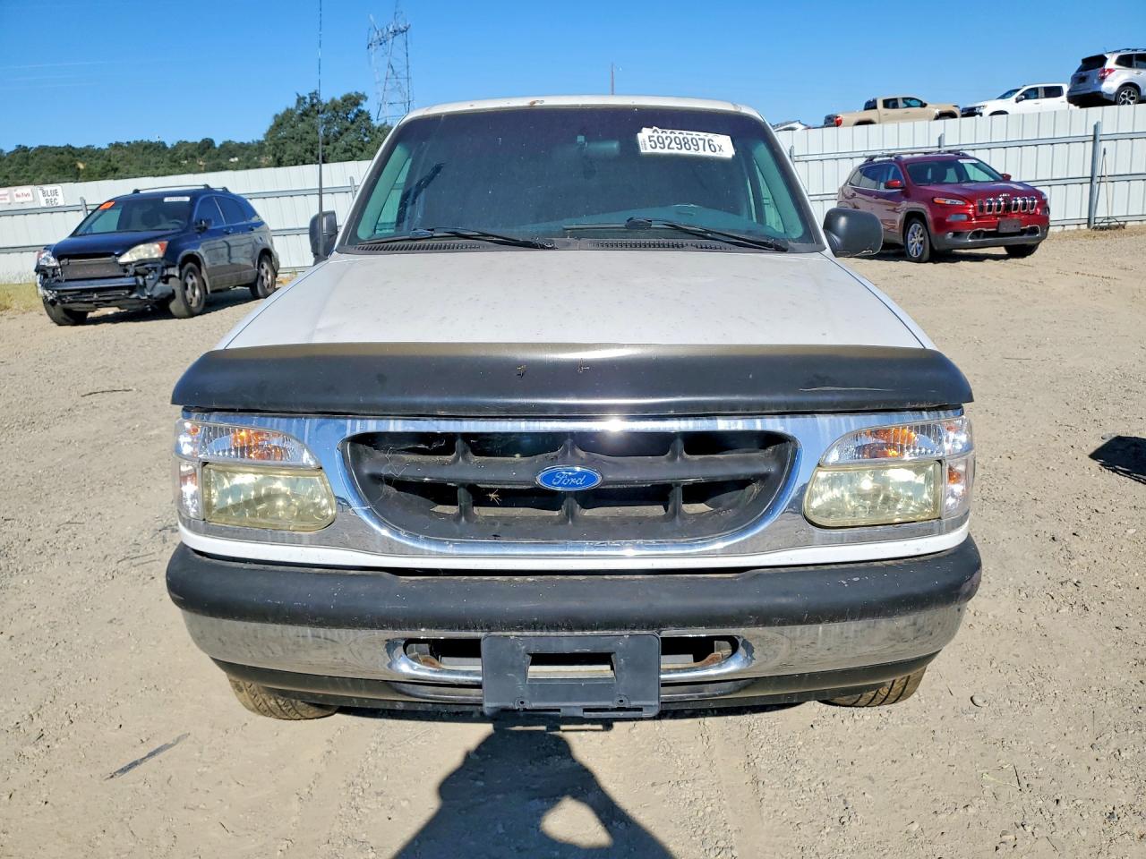 1996 Ford Explorer White vin: 1FMDU34X2TZA58721