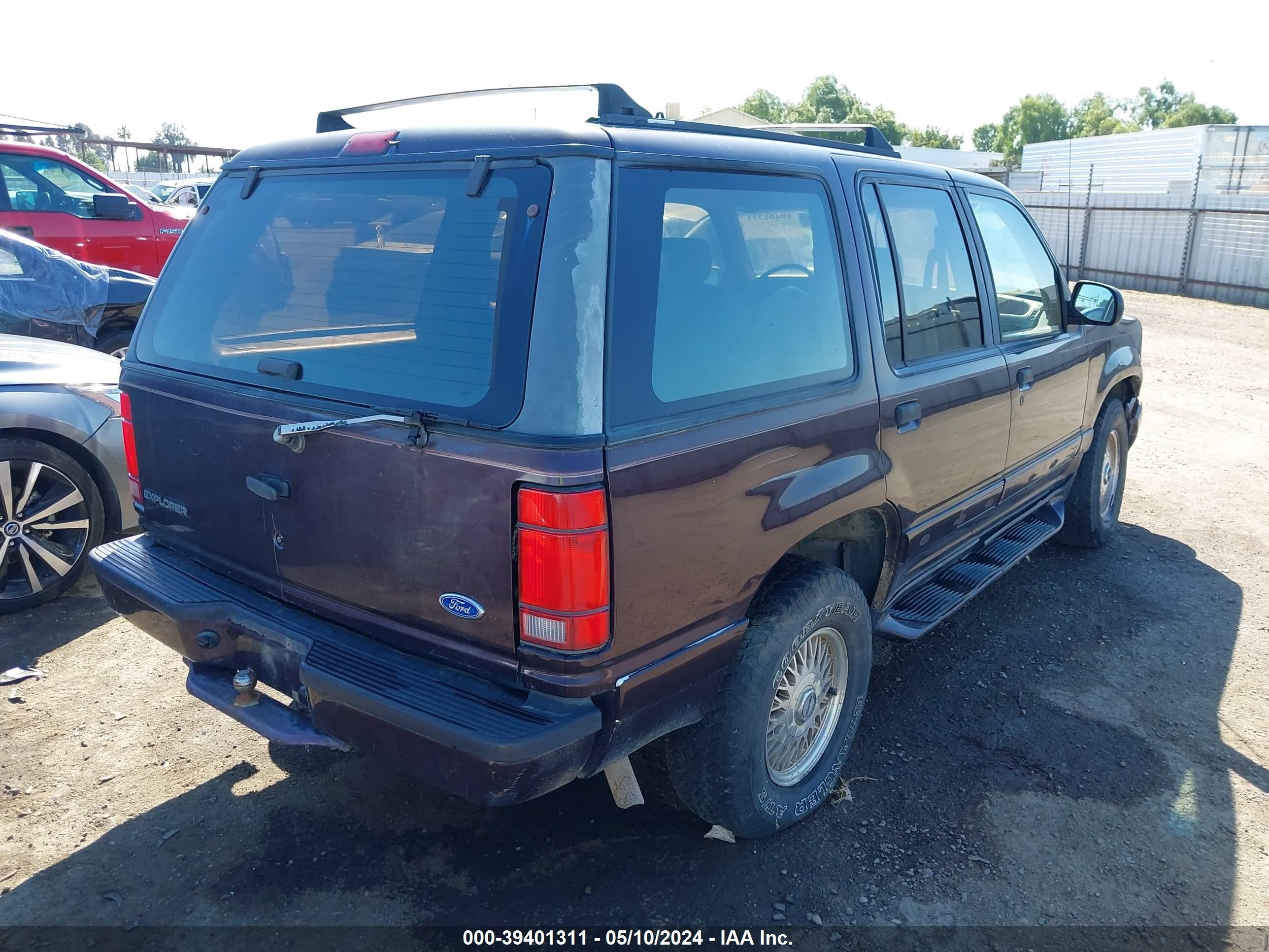 1994 Ford Explorer   Maroon vin: 1FMDU34X3RUE74069