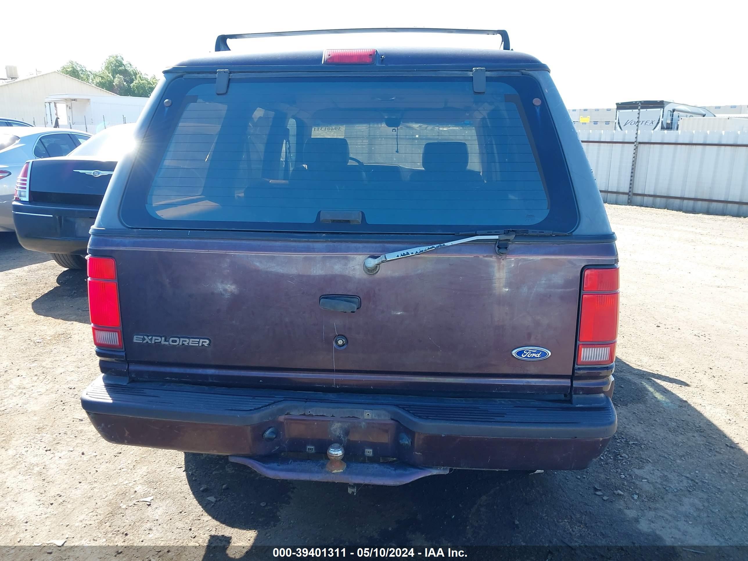 1994 Ford Explorer   Maroon vin: 1FMDU34X3RUE74069