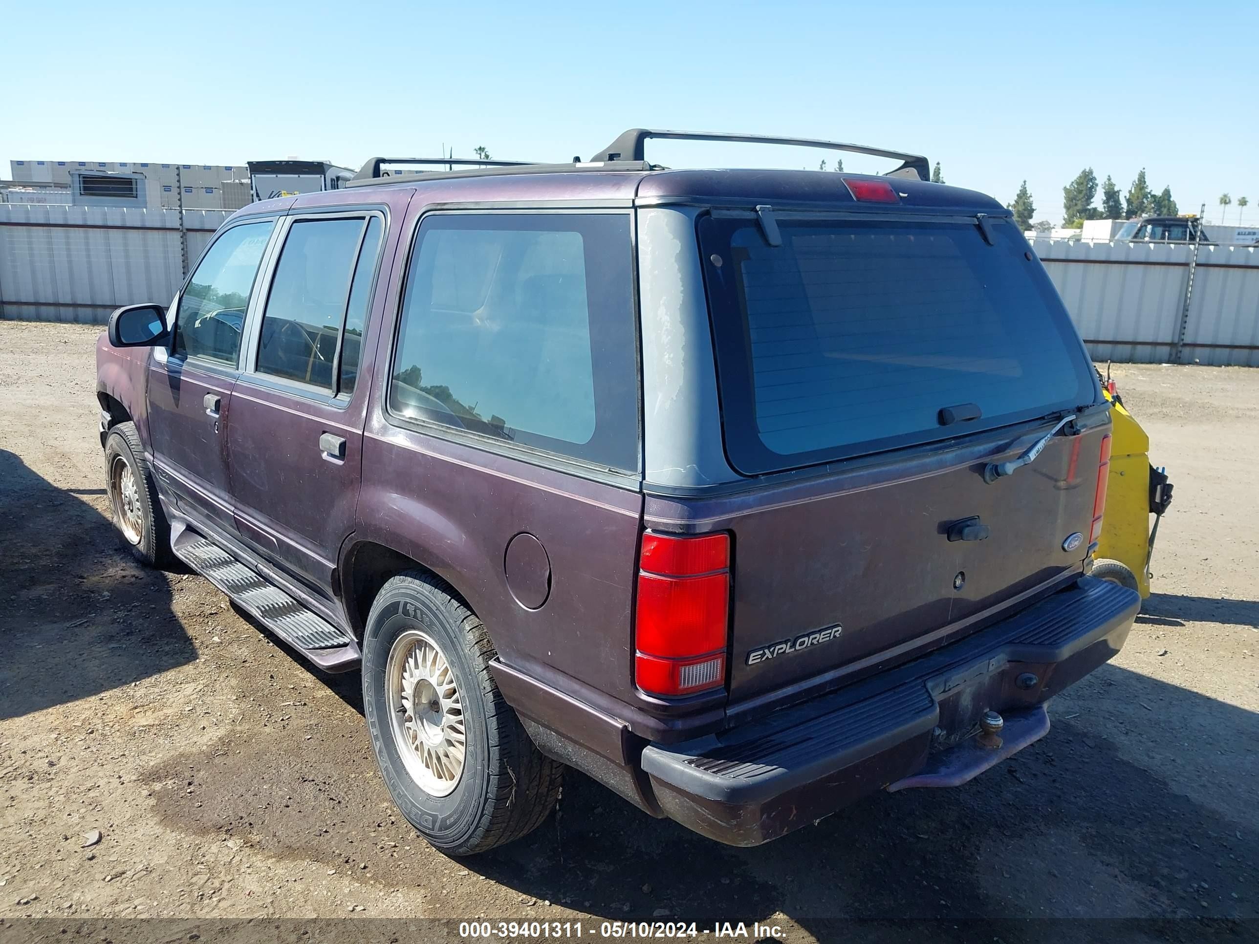 1994 Ford Explorer   Maroon vin: 1FMDU34X3RUE74069