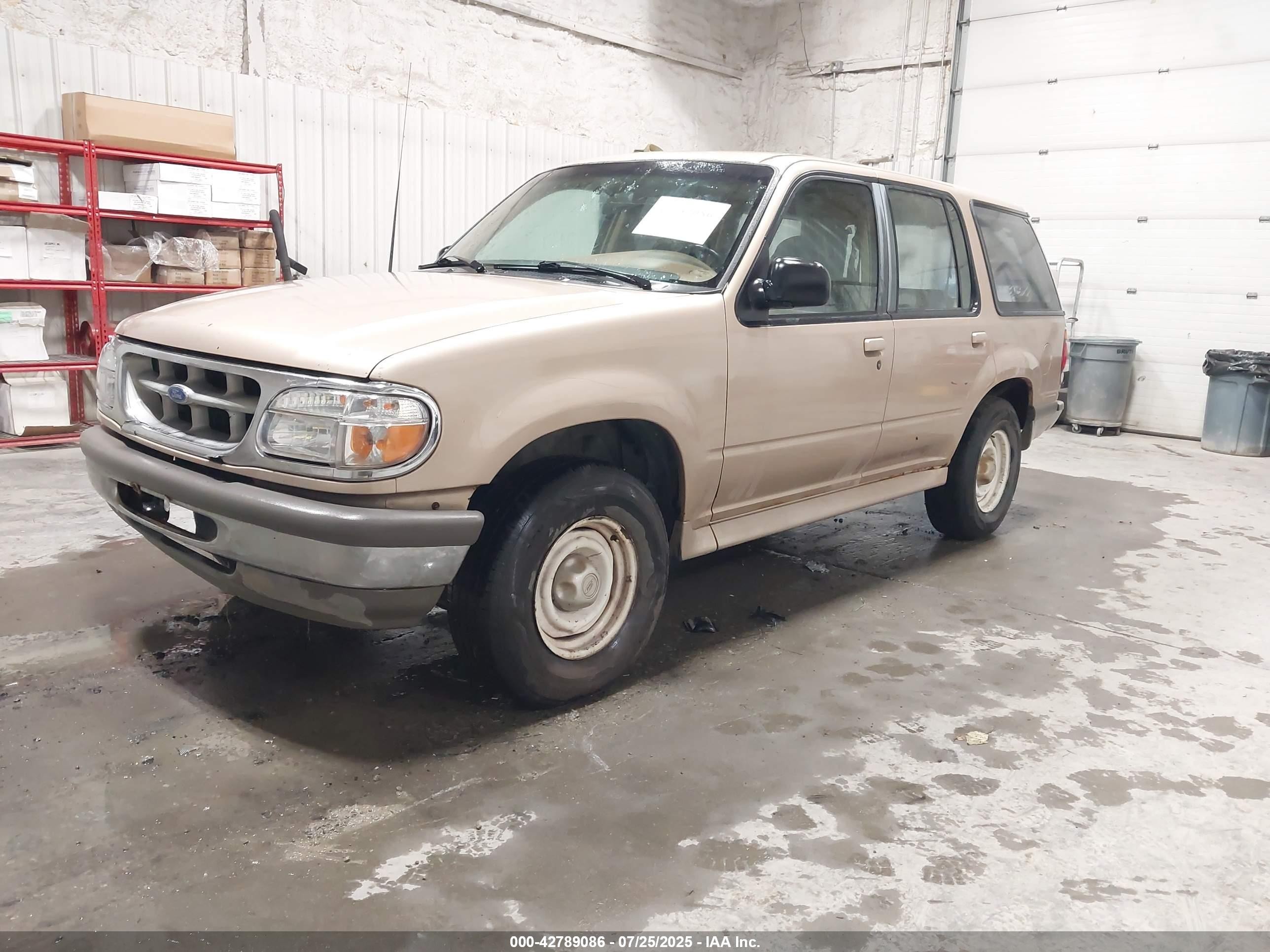 1995 Ford Explorer   Gold vin: 1FMDU34X3SUB07503